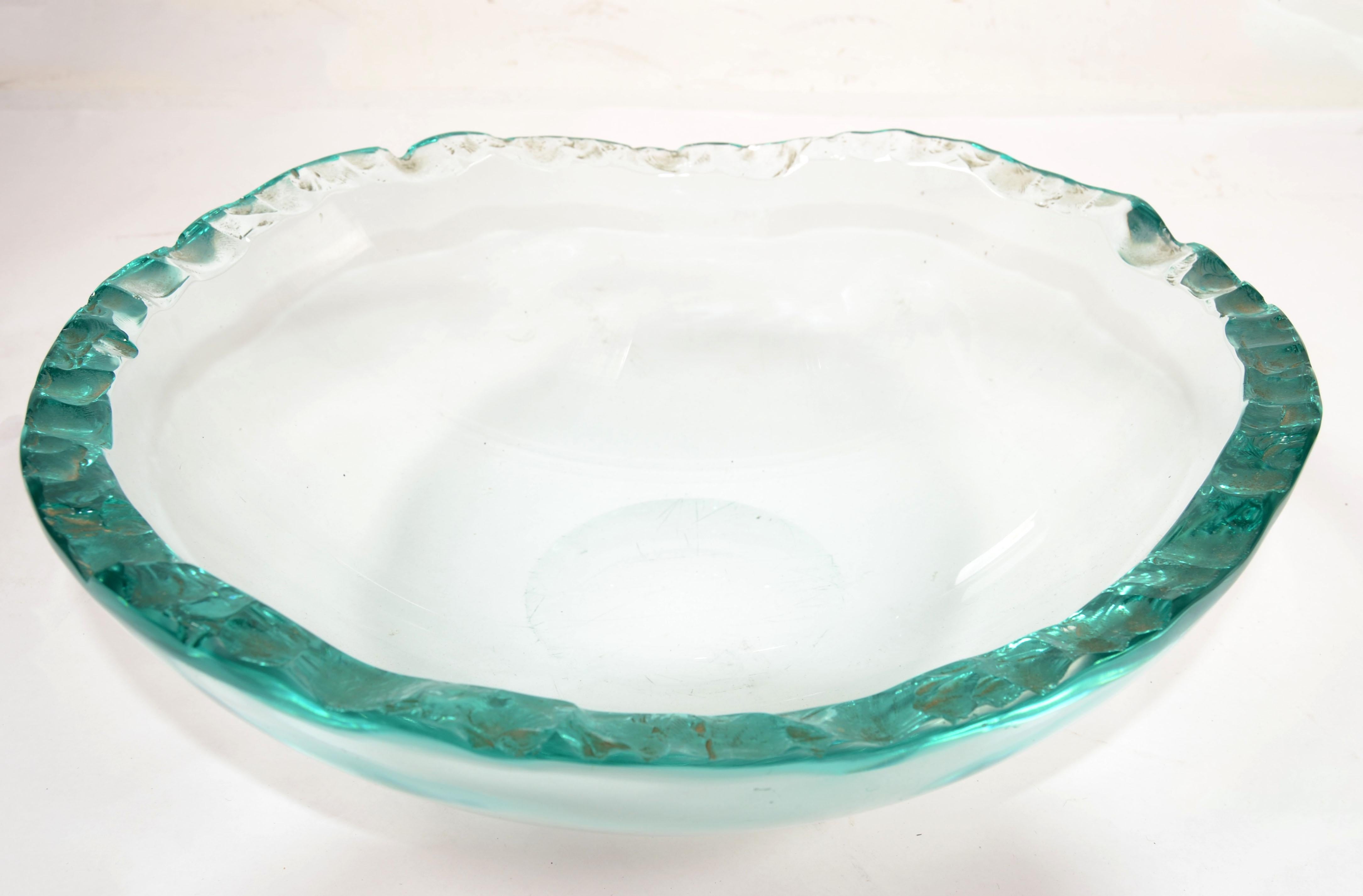 Mid-Century moderno 1940 Pietro Chiesa Ciotola in vetro d'arte pesante cesellato Greene & Greene Fontana Arte Italia in vendita