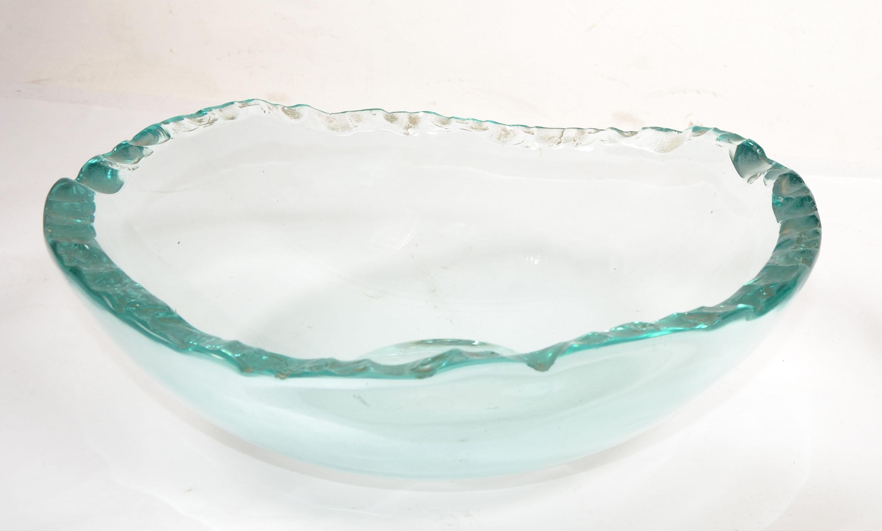 1940 Pietro Chiesa Ziseliertes schweres Kunstglas Grün getönte Schale Fontana Arte Italien (Italienisch) im Angebot