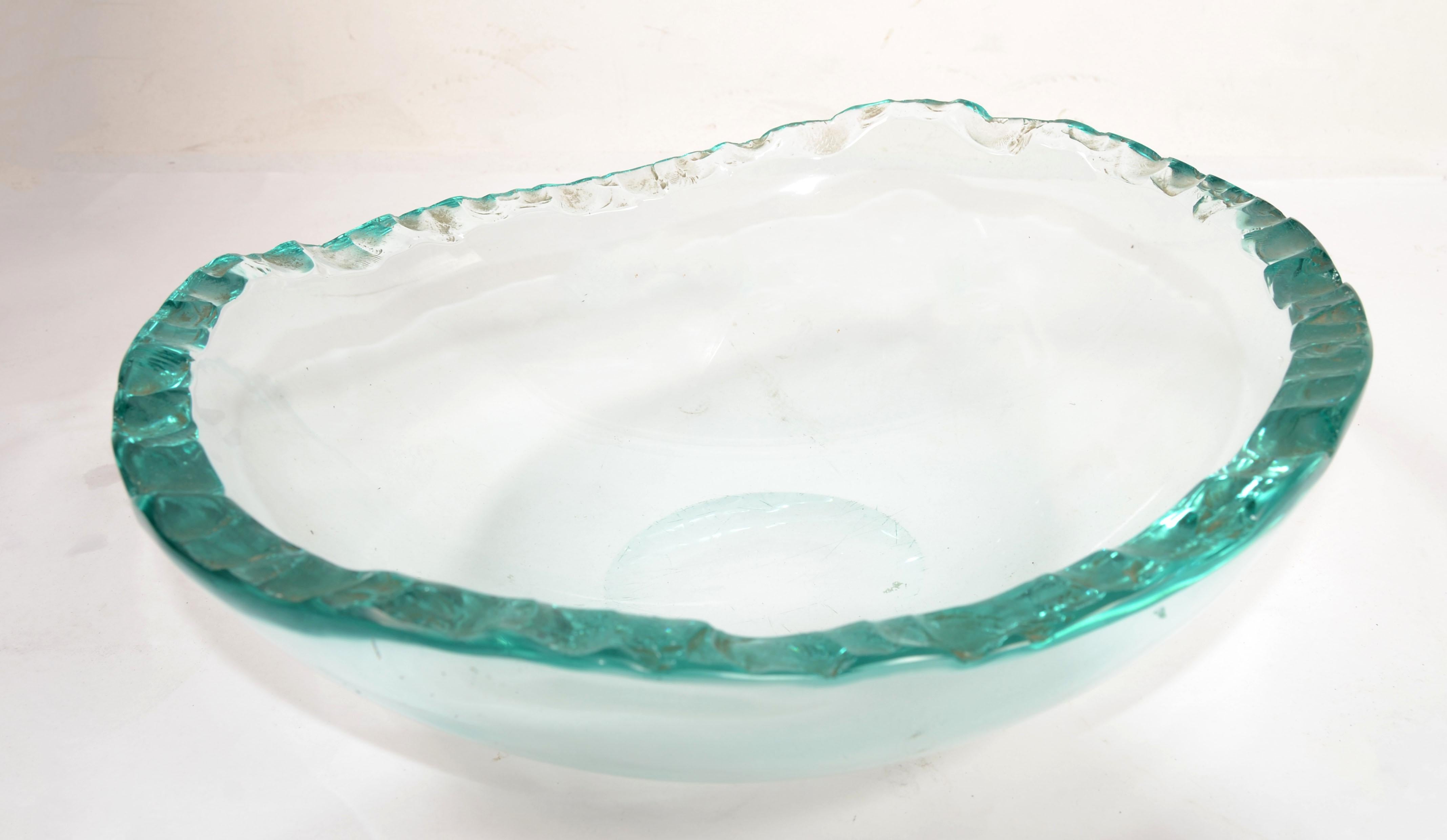 Metà XX secolo 1940 Pietro Chiesa Ciotola in vetro d'arte pesante cesellato Greene & Greene Fontana Arte Italia in vendita