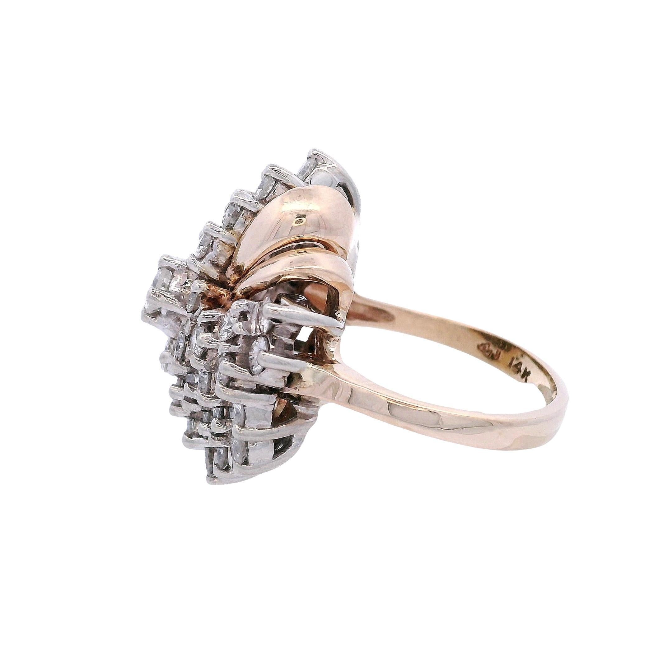 1940 Retro Bague cocktail en or 14kt à deux tons avec 2.02 cts en diamants Bon état - En vente à Aventura, FL