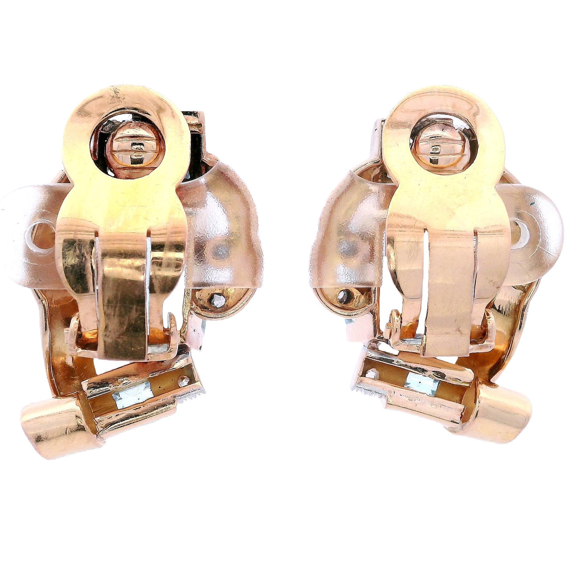 Orecchini a clip in oro giallo 18k retrò del 1940 con acquamarina e diamanti da 15,68 ctw in vendita 3