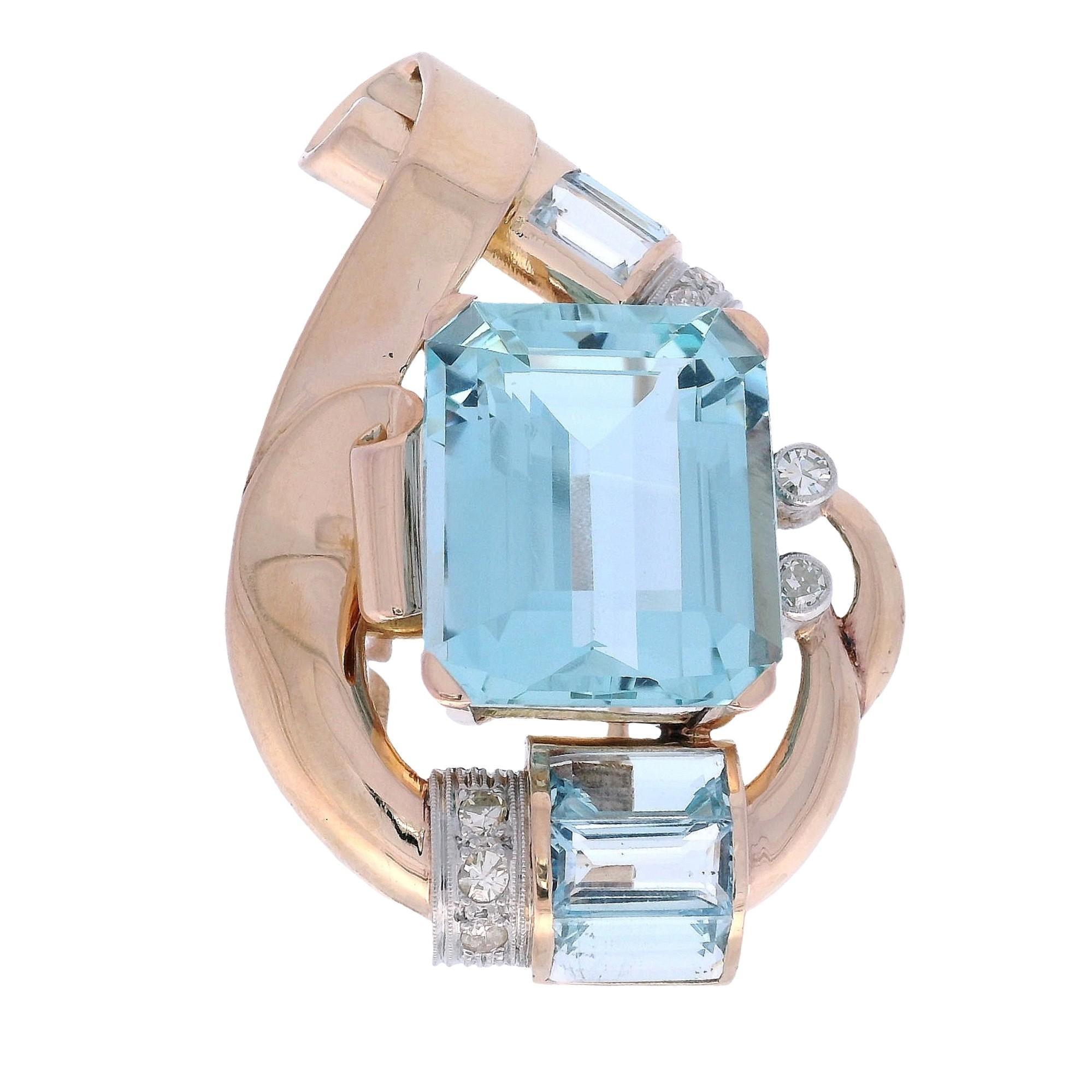 Rétro 1940 Clip Doble retrò in oro giallo 18k con 53,16 CTW di acquamarine e diamanti in vendita