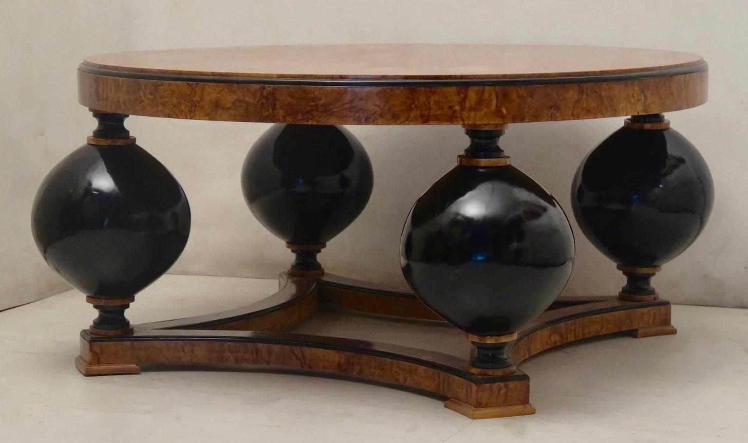 Art Deco Round Ash Wood Italian Sofa Table, 1940 1