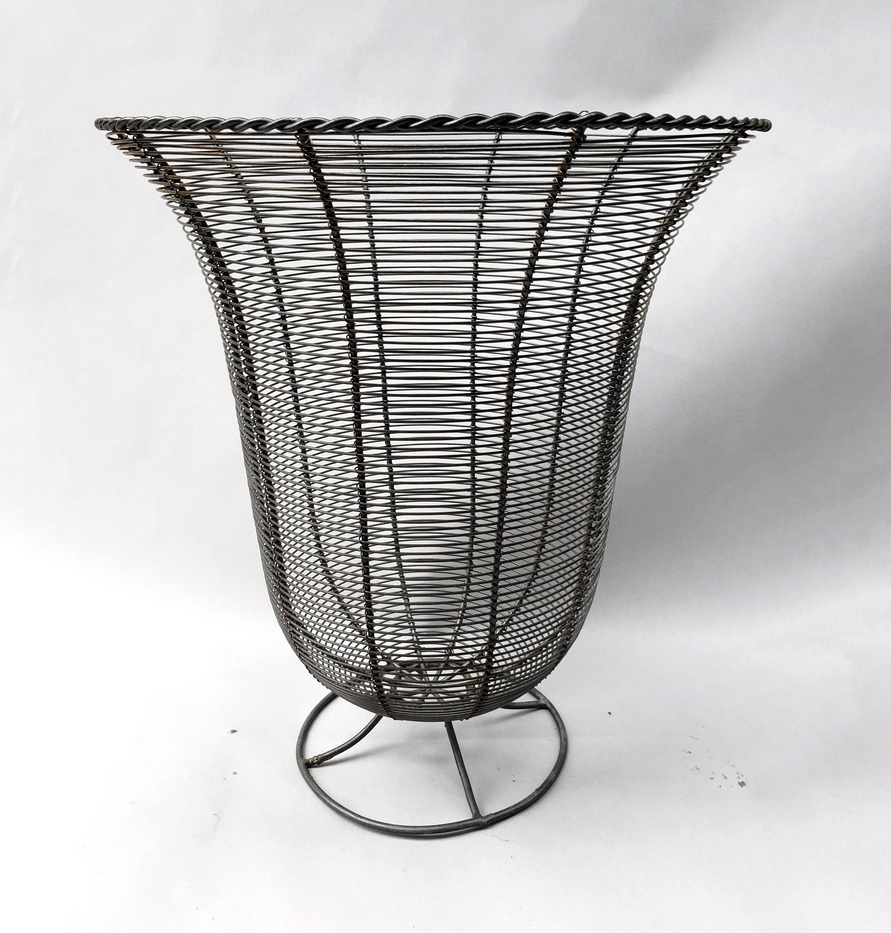 Midcentury 1940s American Wire Waste Basket For Sale 5