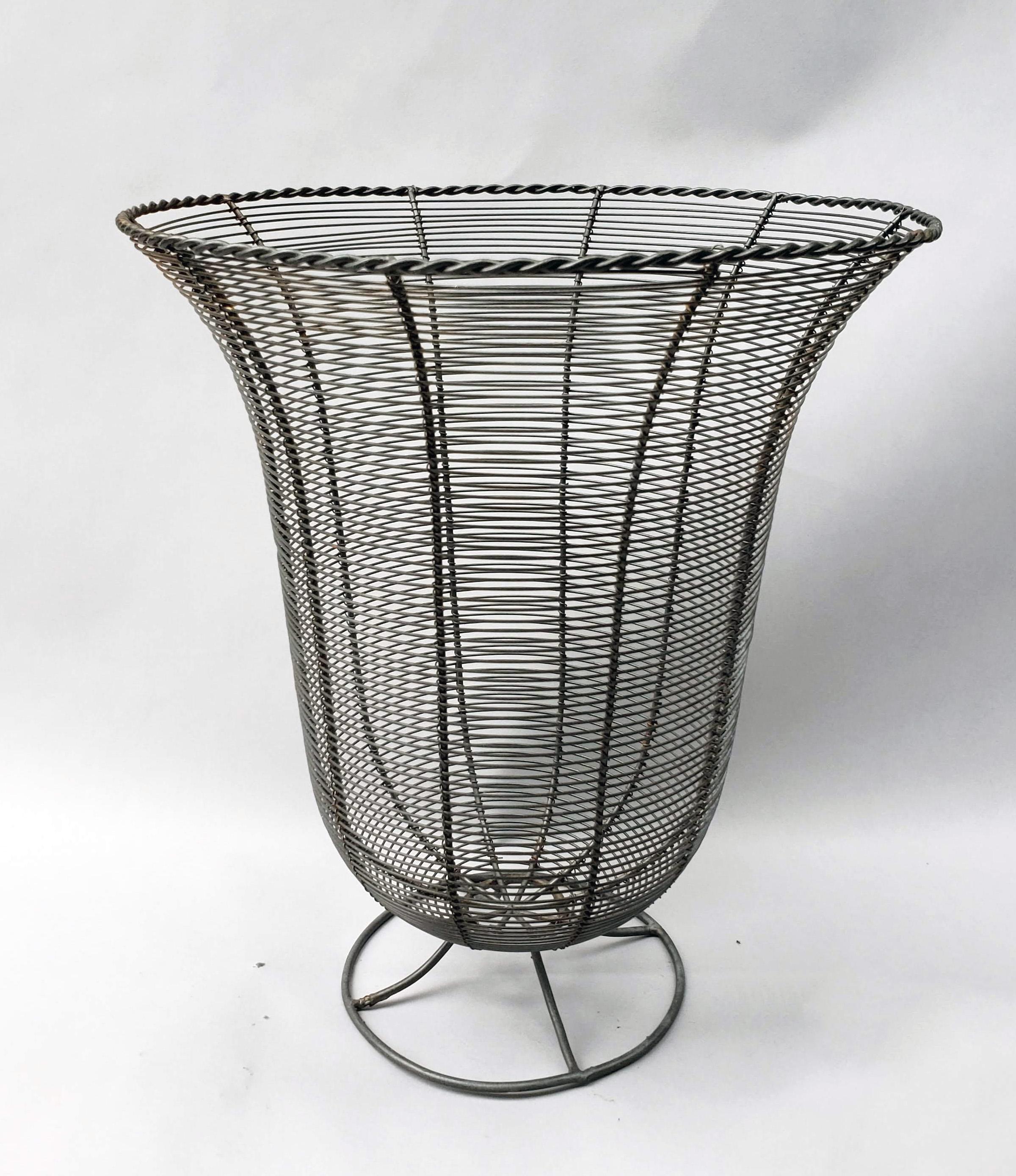 Midcentury 1940s American Wire Waste Basket For Sale 7