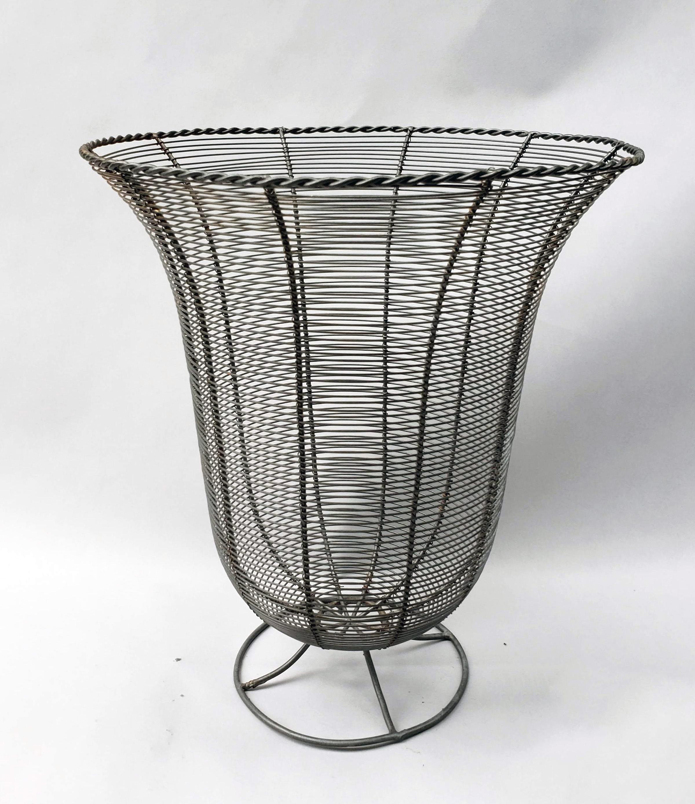 American Craftsman Midcentury 1940s American Wire Waste Basket For Sale