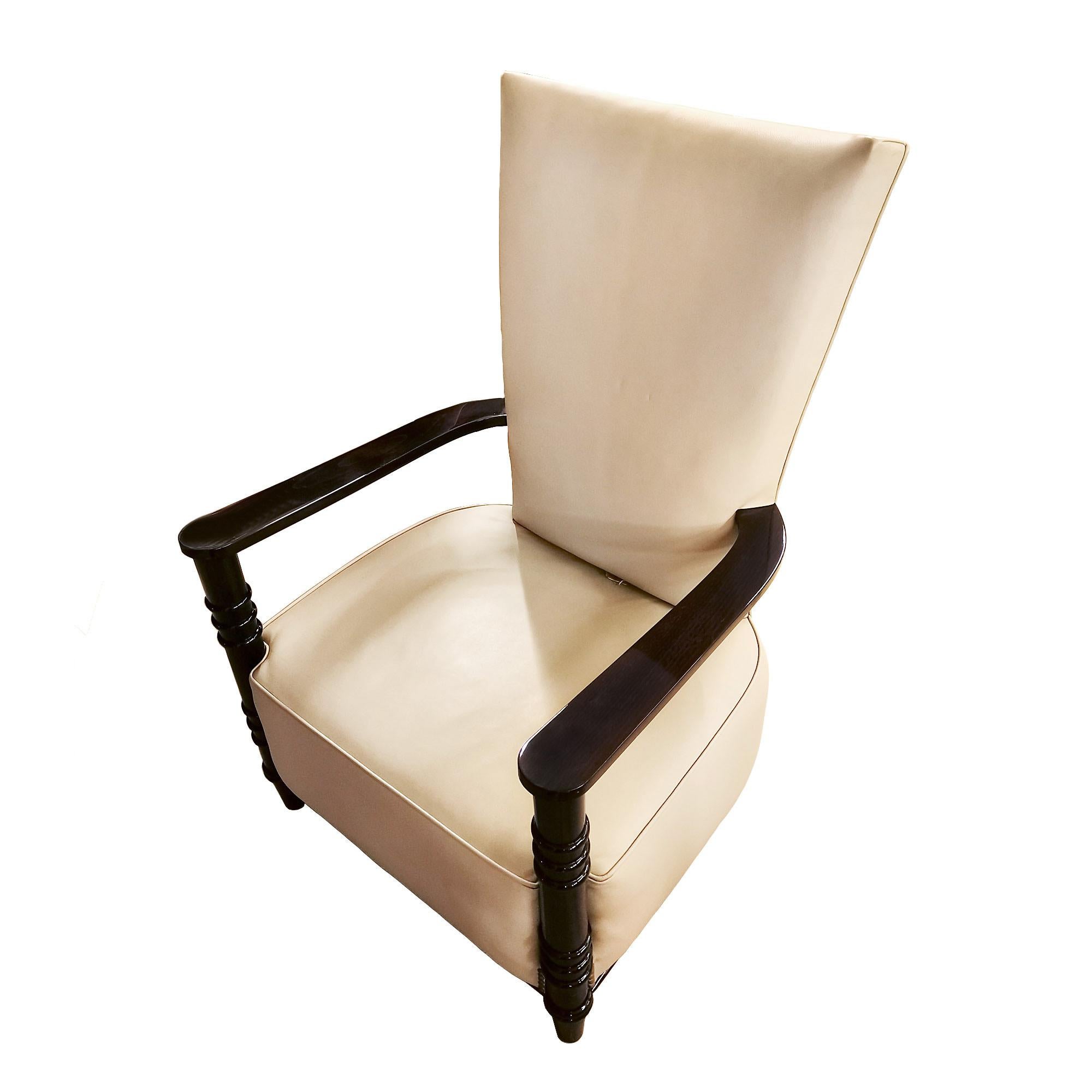 Metà XX secolo Poltrona in stile Art Déco del 1940 con schienale alto, pelle e legno - Francia in vendita