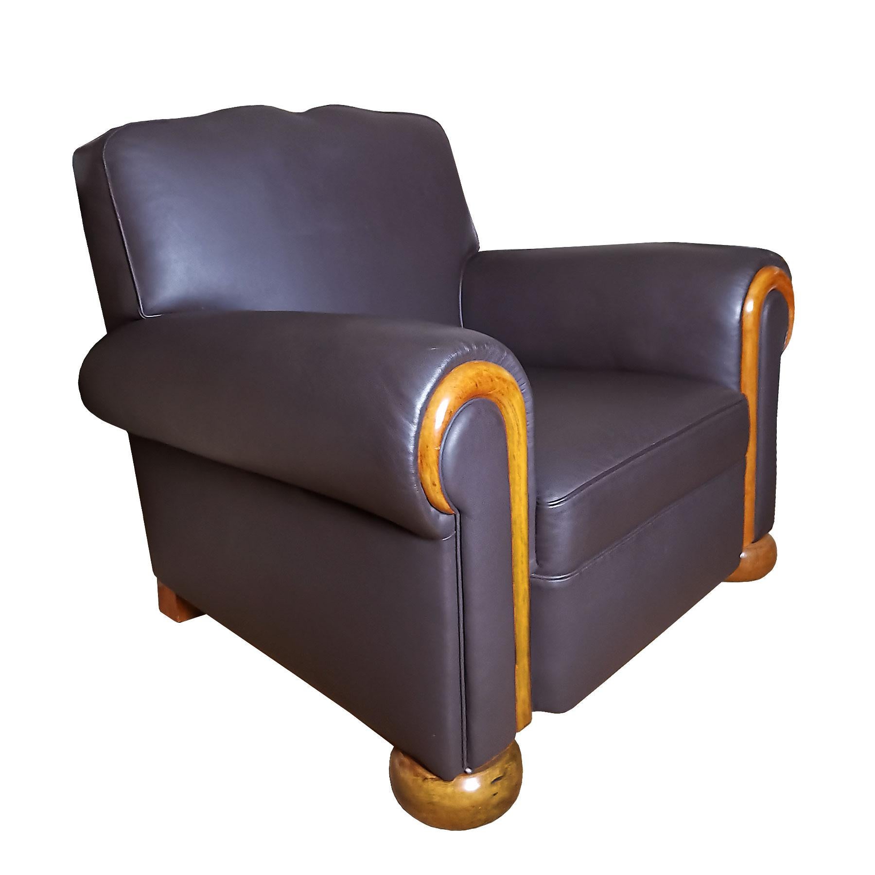 Belgian Big Mid-Century Modern Club Armchair, Wood and Chocolate Leather - Belgium For Sale