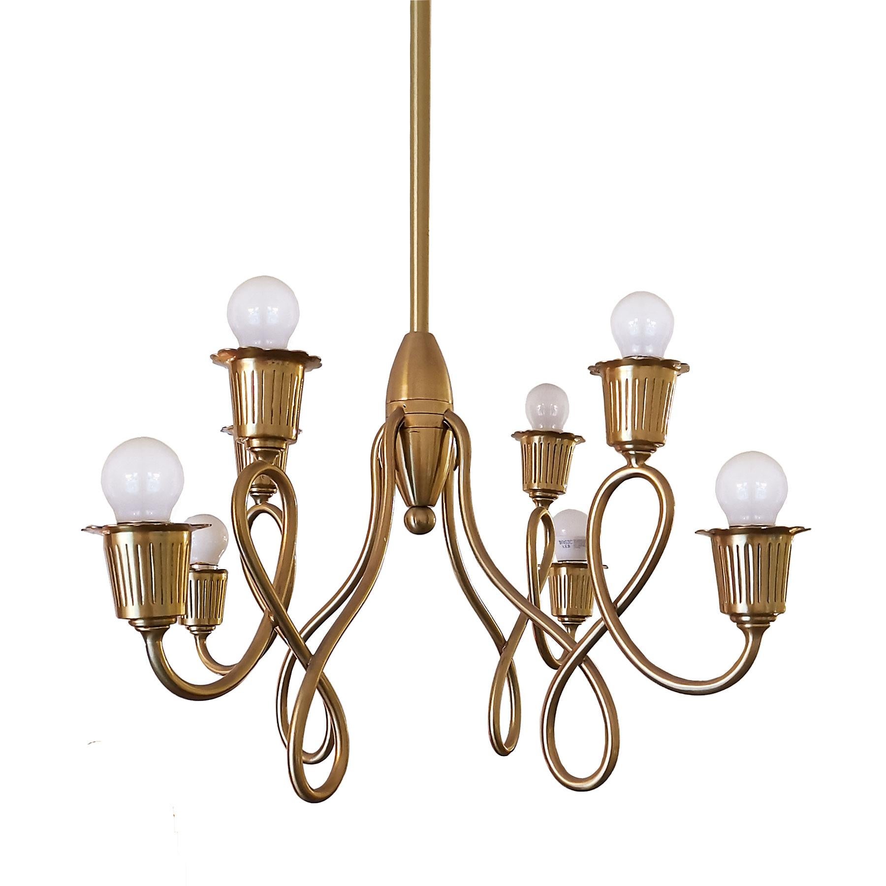 Chandelier in brass with 4 rounded branches and 8-light.

Italy, circa 1940

Measures: Branches height 45 cm.