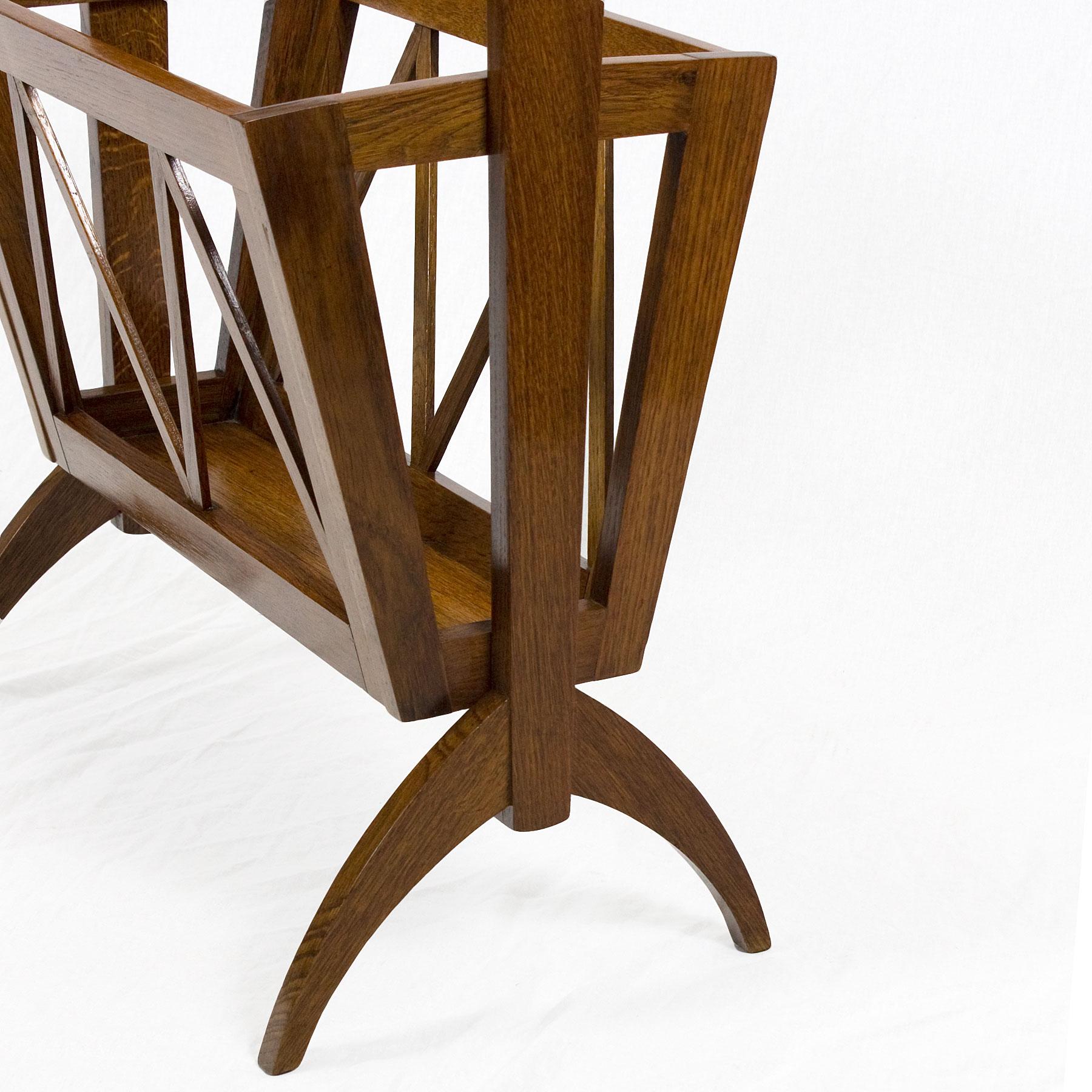 Mid-Century Modern Magazine Rack in Solid Oak -  France In Good Condition For Sale In Girona, ES