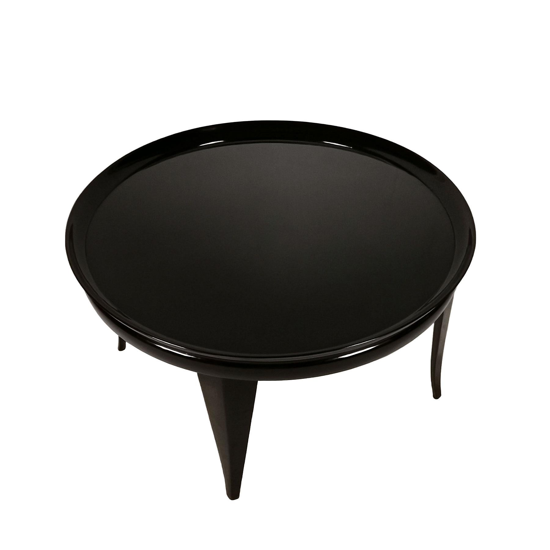 Italian Round Mid-Century Modern Coffee Table in the Style of Paolo Buffa -  Italy For Sale