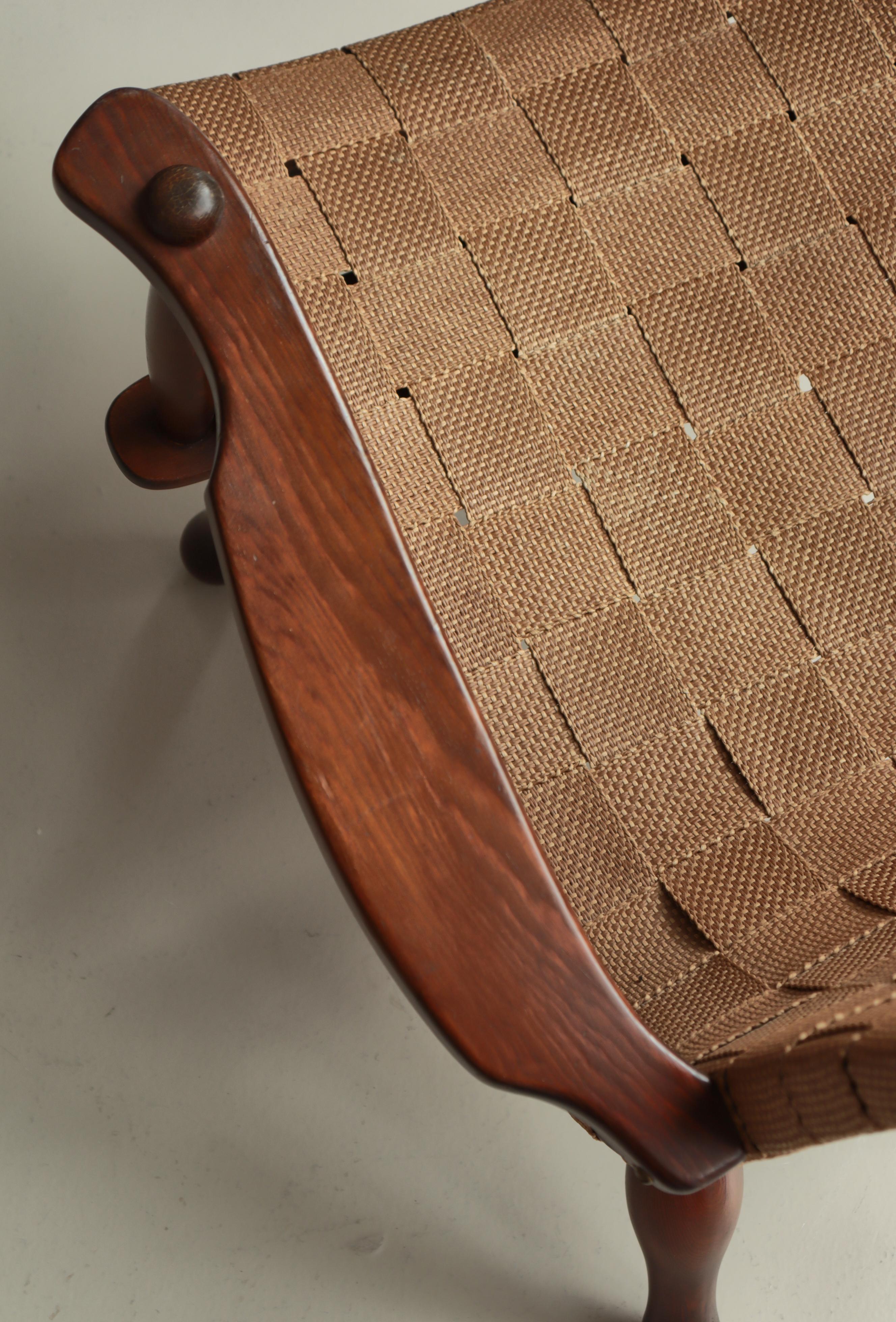 Juego de 1940 de sillas de salón de madera de pino y silla de montar de un ebanista sueco Sueco en venta