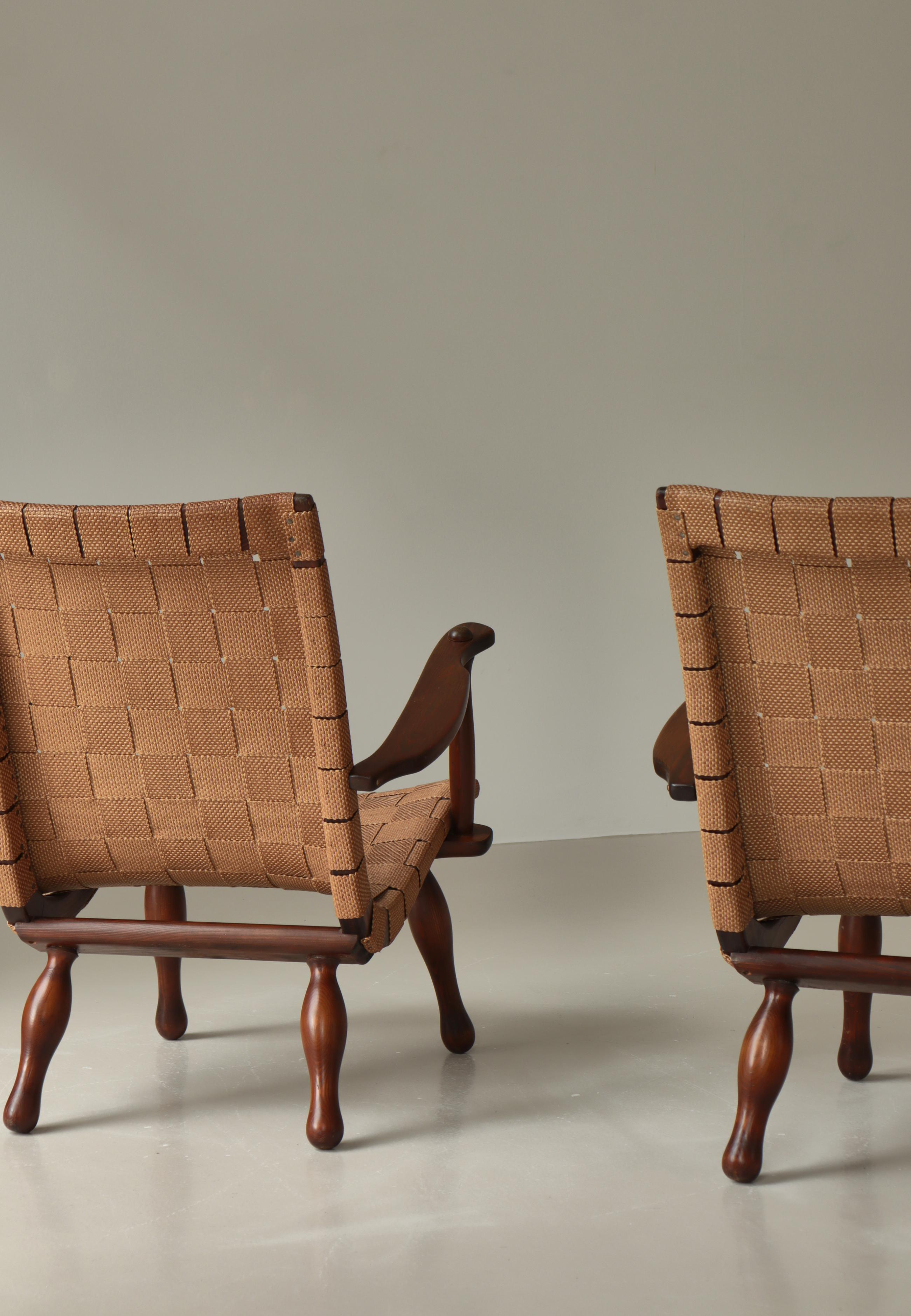 Juego de 1940 de sillas de salón de madera de pino y silla de montar de un ebanista sueco mediados del siglo XX en venta