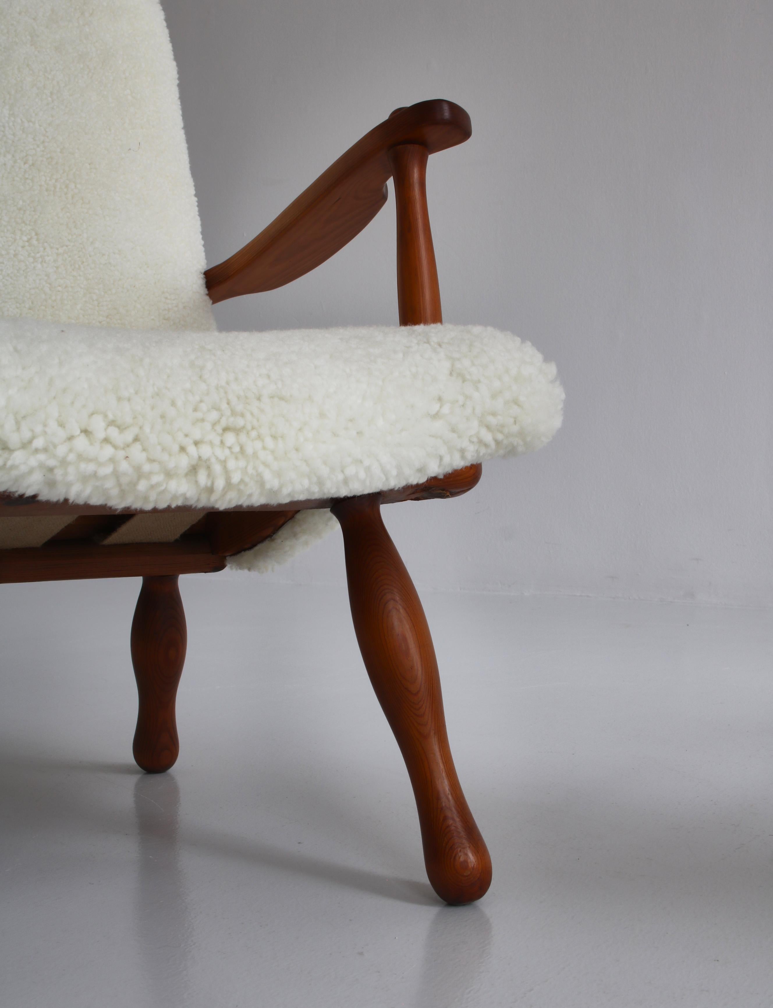 1940´s Set of Pinewood & Sheepskin Lounge Chairs by Swedish Cabinetmaker For Sale 7