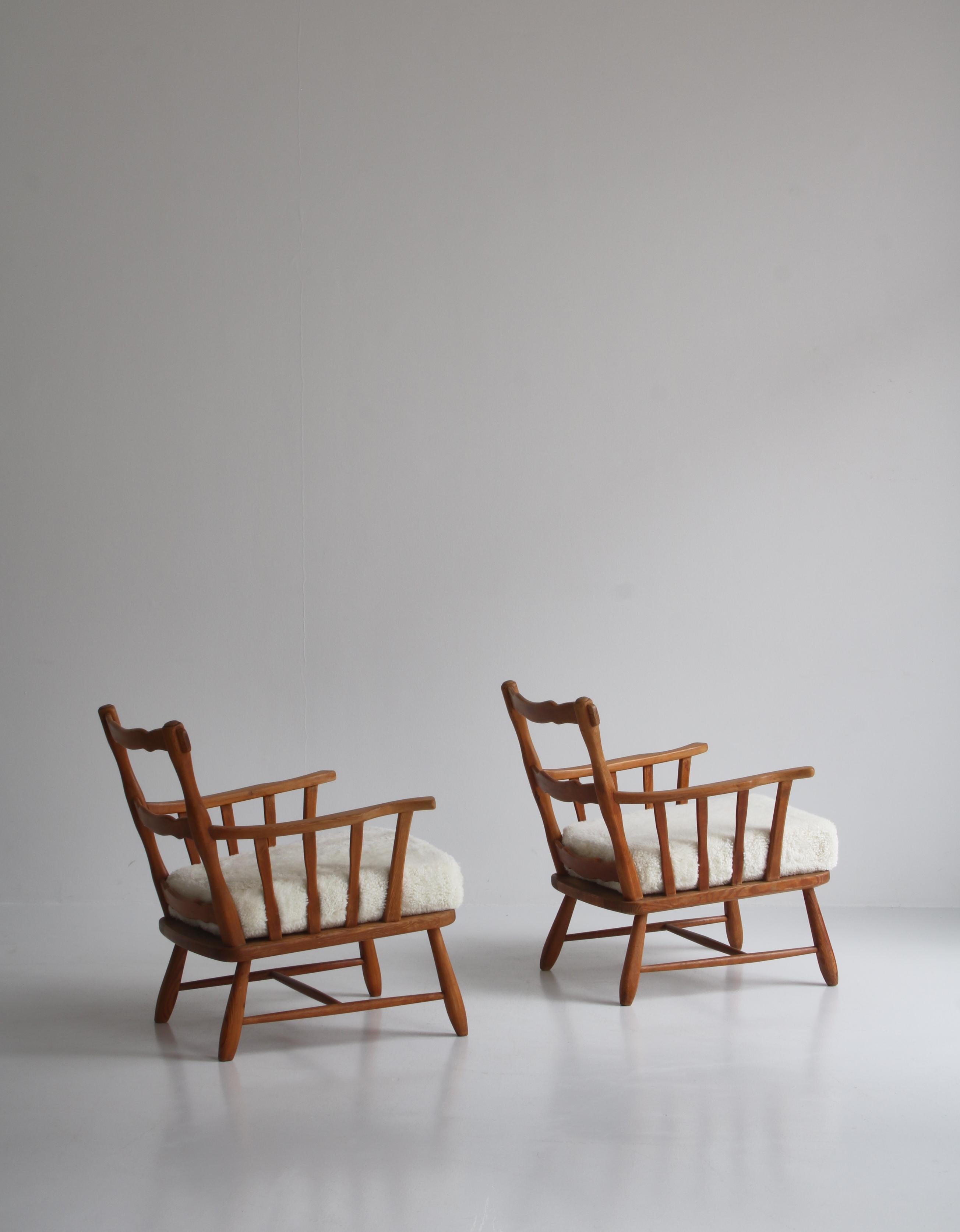 1940´s Set of Pinewood & Sheepskin Lounge Chairs by Swedish Cabinetmaker 7