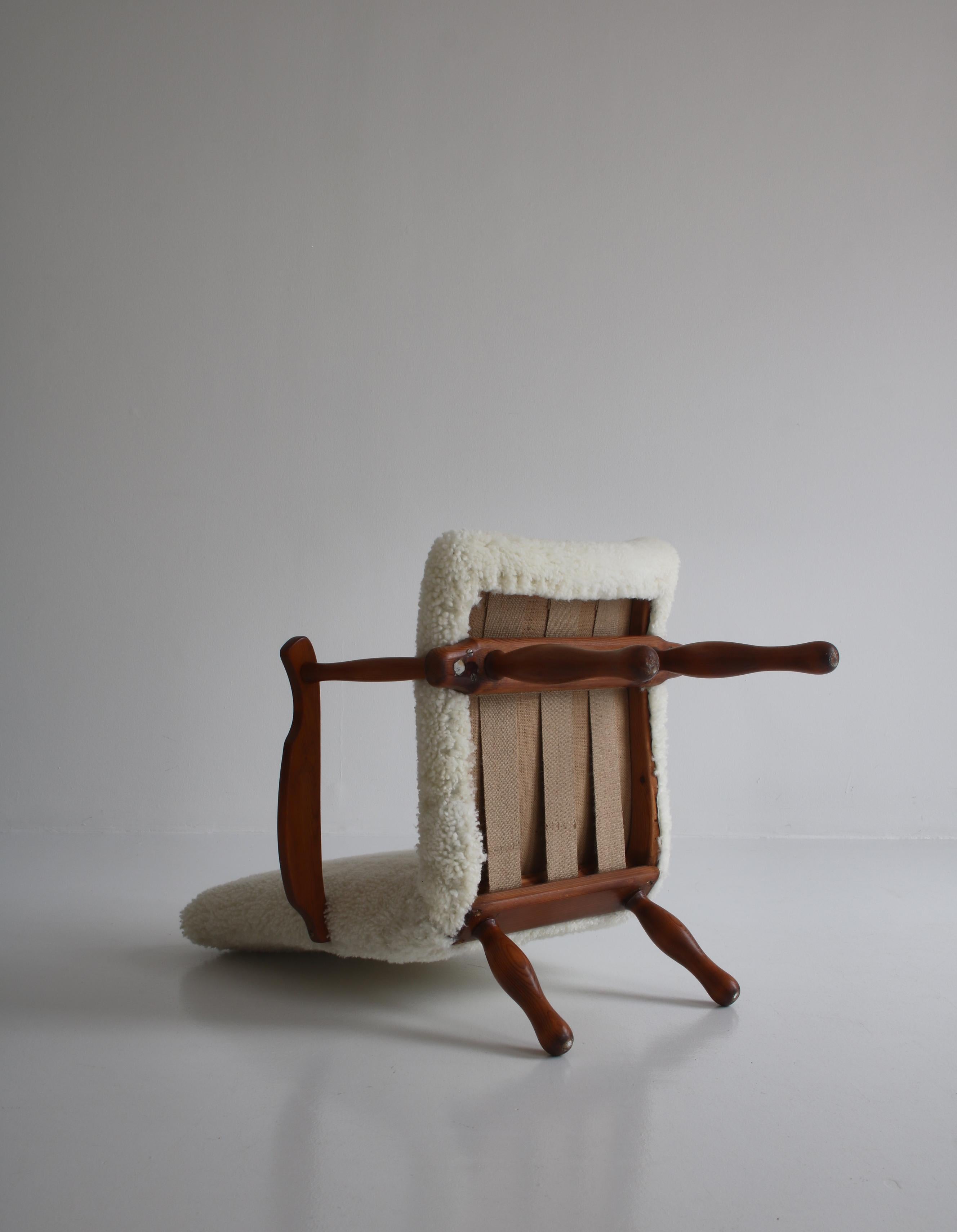 1940´s Set of Pinewood & Sheepskin Lounge Chairs by Swedish Cabinetmaker For Sale 13