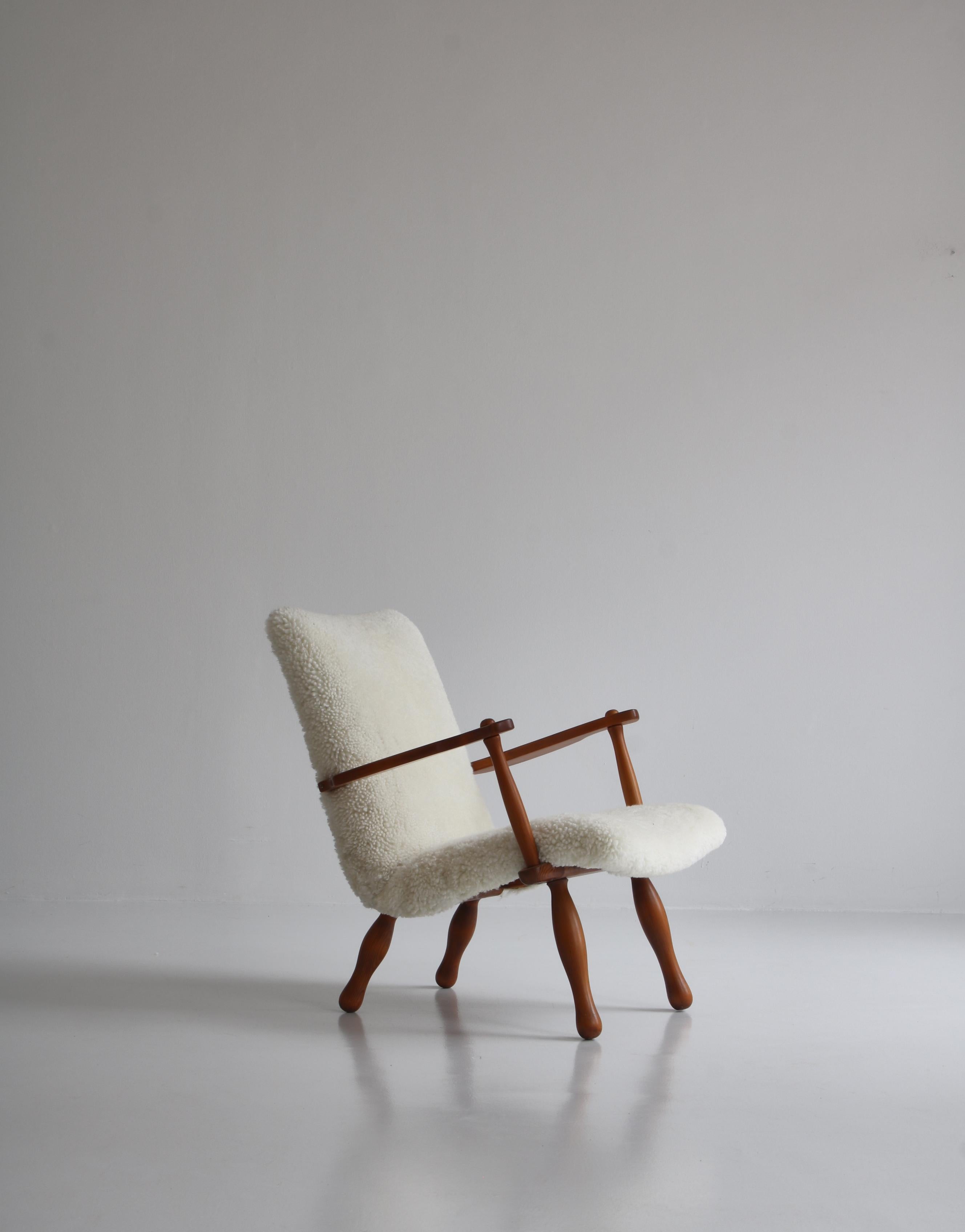Mid-20th Century 1940´s Set of Pinewood & Sheepskin Lounge Chairs by Swedish Cabinetmaker For Sale