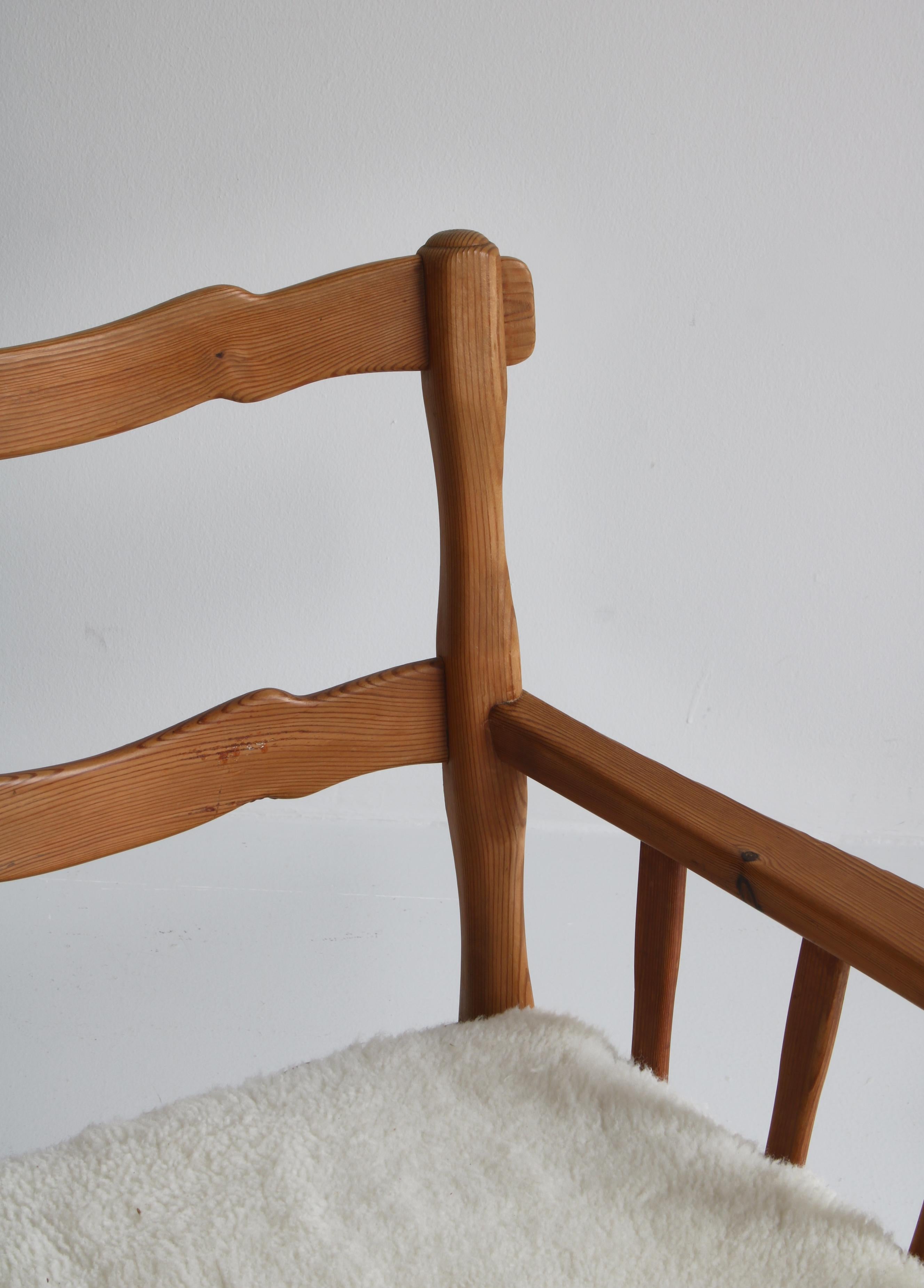 1940´s Set of Pinewood & Sheepskin Lounge Chairs by Swedish Cabinetmaker For Sale 3