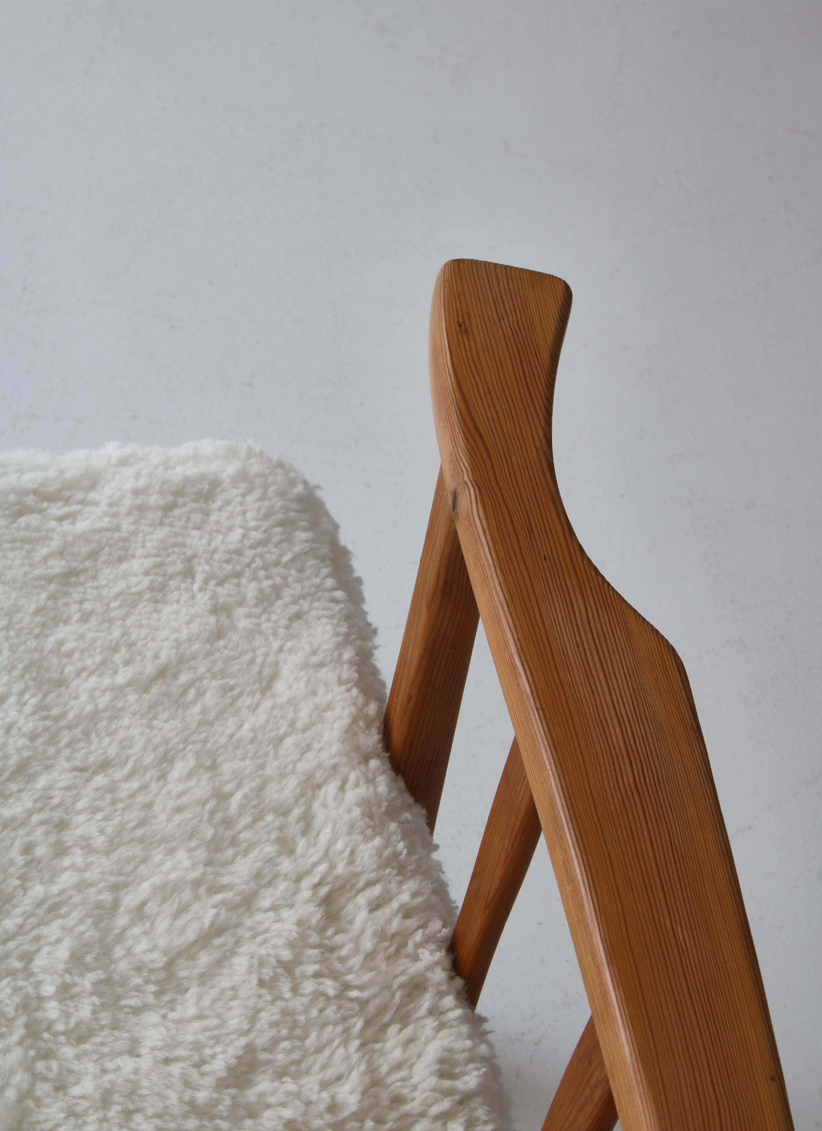 1940´s Set of Pinewood & Sheepskin Lounge Chairs by Swedish Cabinetmaker 4