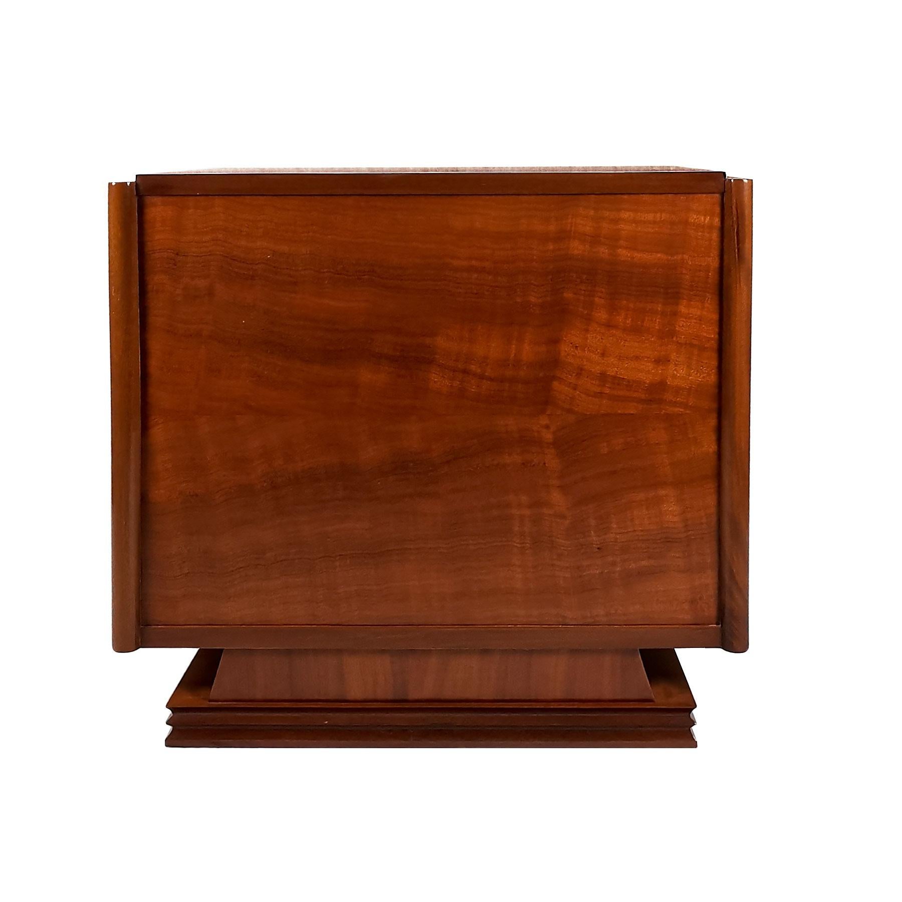 1940s Small Central Dry Bar, Mahogany Veneer, Brass, Lightning System, France In Good Condition In Girona, ES