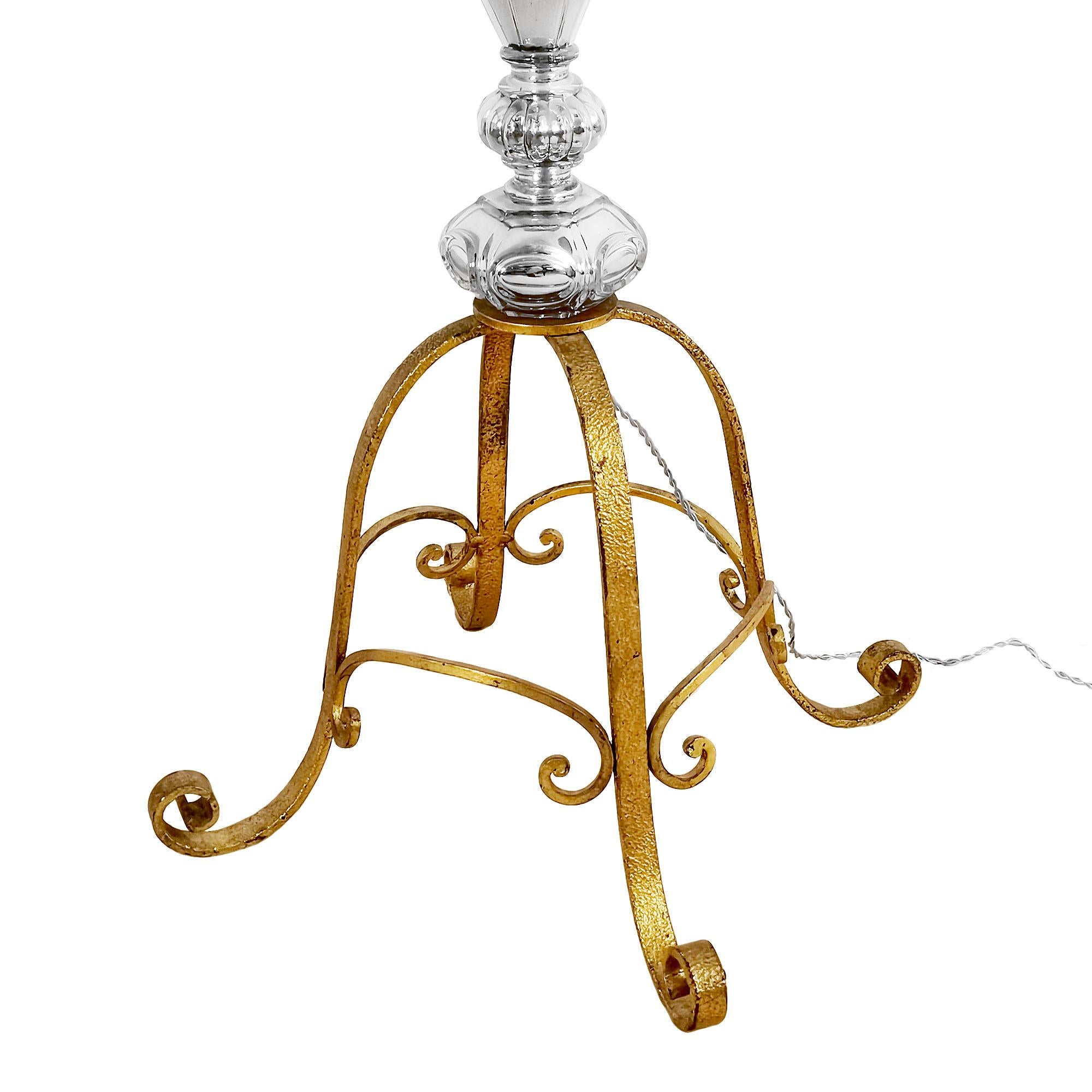 Mid-Century Modern Standing Lamp in Wrought Iron, Blown Glass, Brass - France  In Good Condition For Sale In Girona, ES