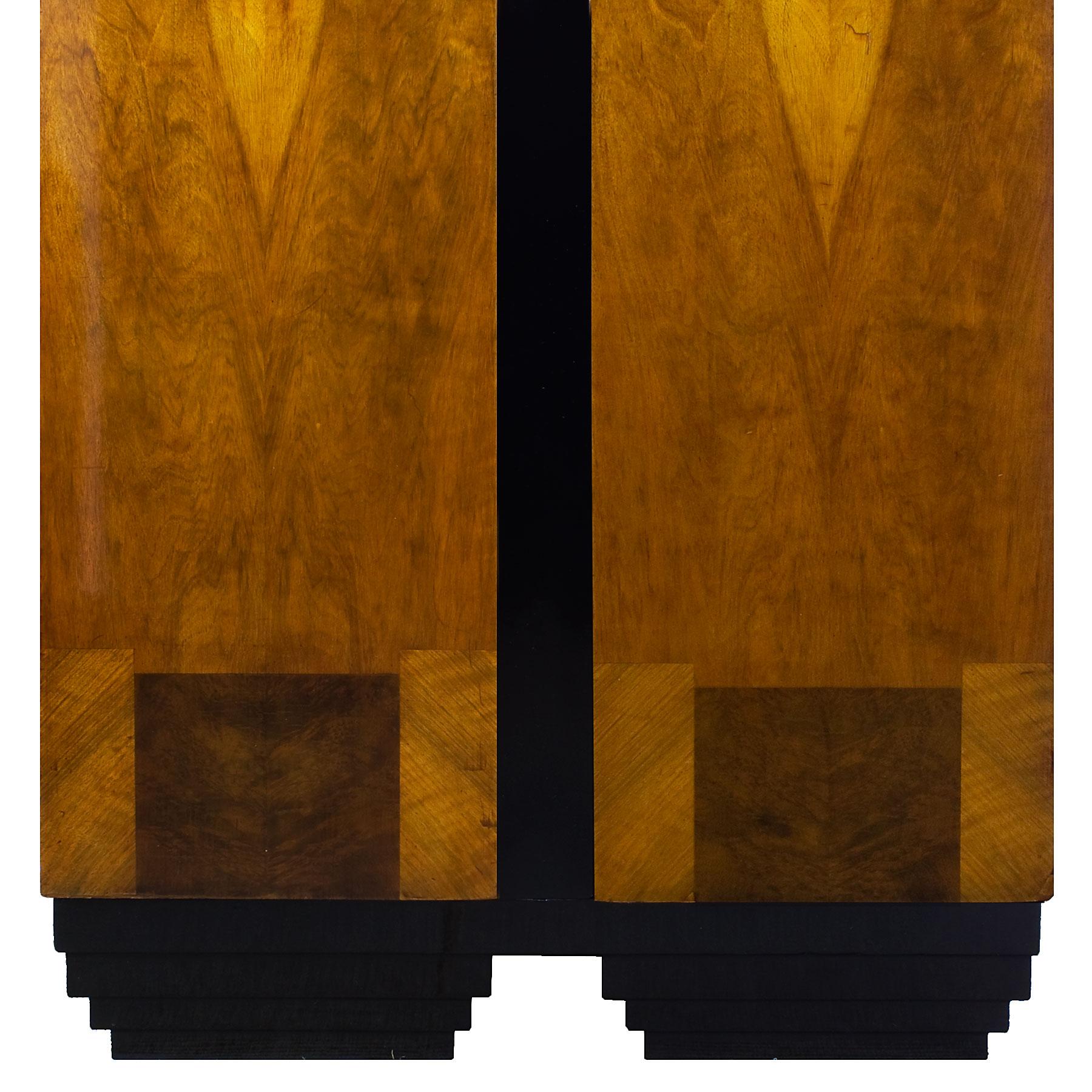 Mid-Century Modern Wardrobe in Walnut and Walnut Burl, Lacquer, Brass - France In Good Condition In Girona, ES