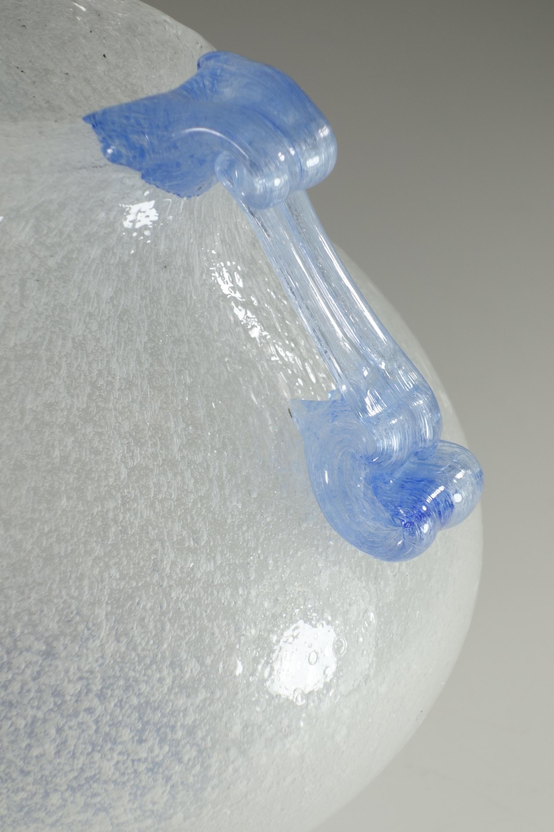 Mid-20th Century 1940 Seguso White Blue Pulegoso Murano Glass Vase For Sale