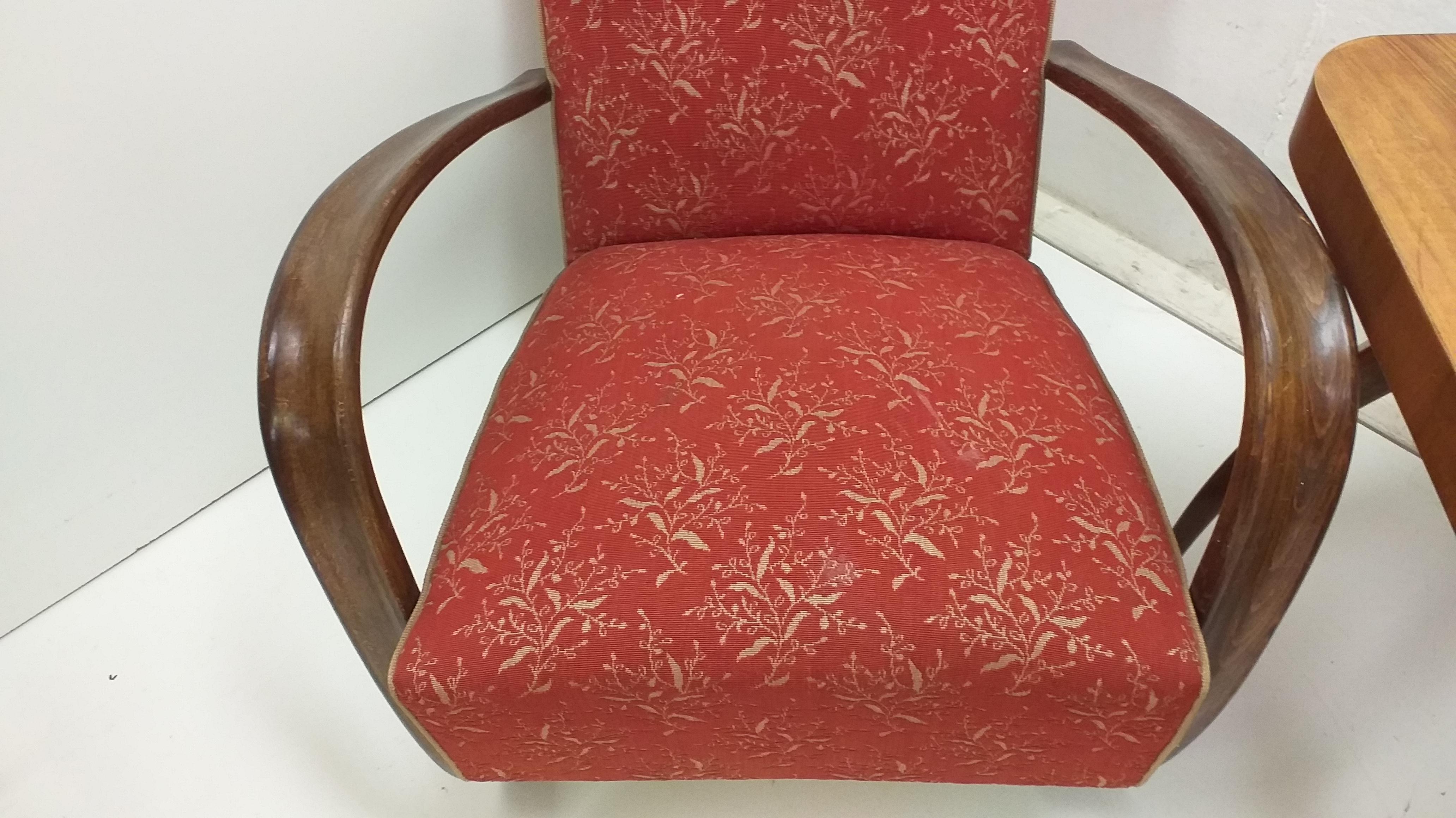 1940 Set of two Halabala Armchairs H 269 + Spider table In Good Condition For Sale In Praha, CZ