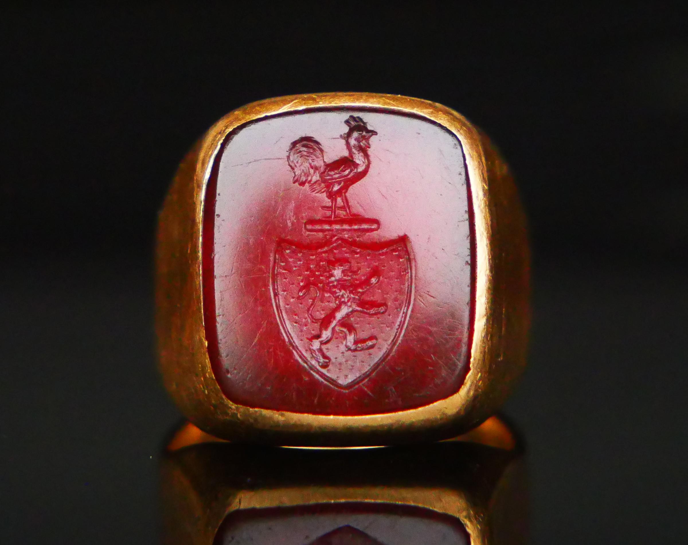 1940 Signet Ring Leopard Intaglio Red Onyx solid 18K Gold ØUS4.5 / 7.2gr For Sale 3