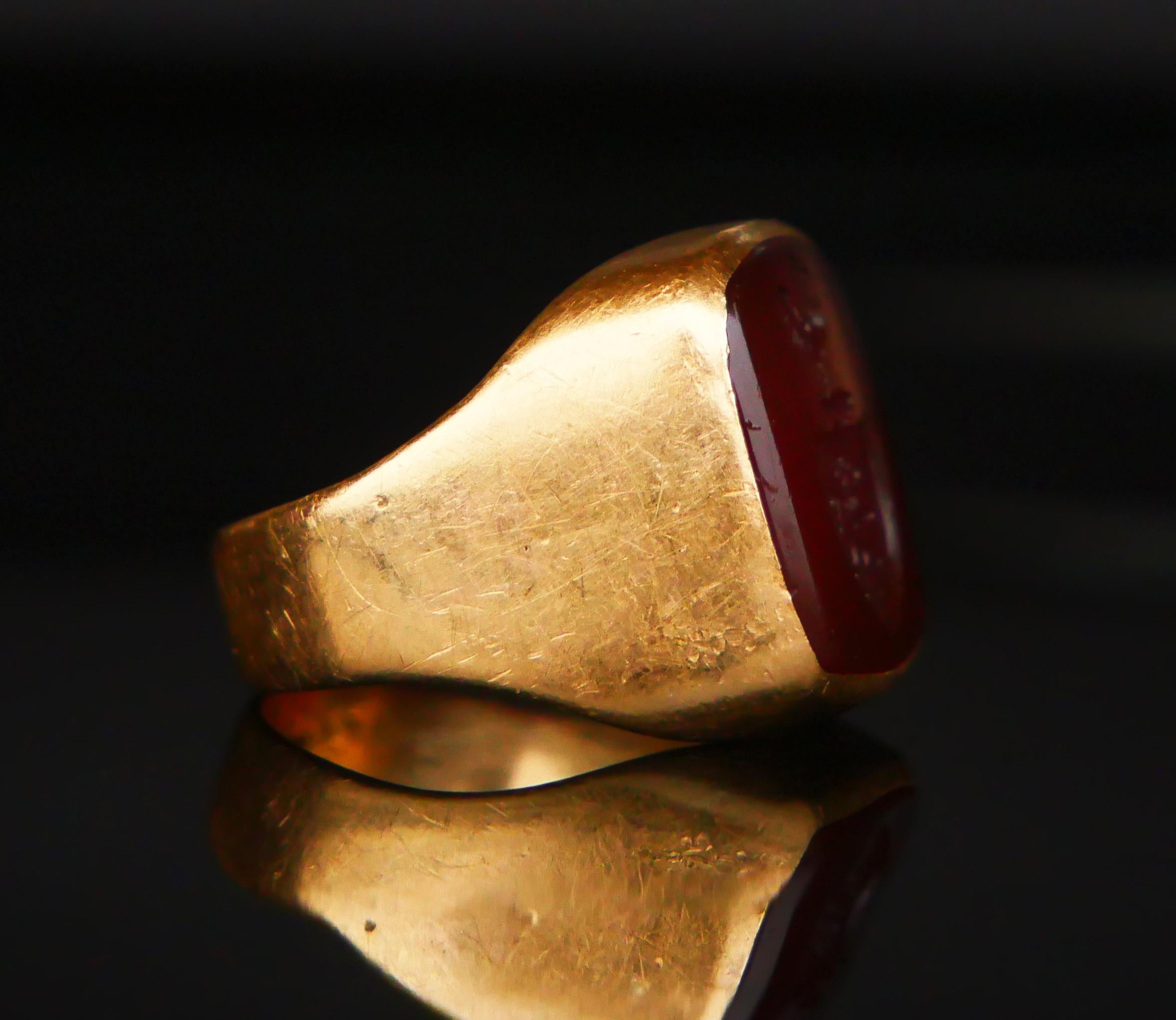 1940 Signet Ring Leopard Intaglio Red Onyx solid 18K Gold ØUS4.5 / 7.2gr For Sale 2
