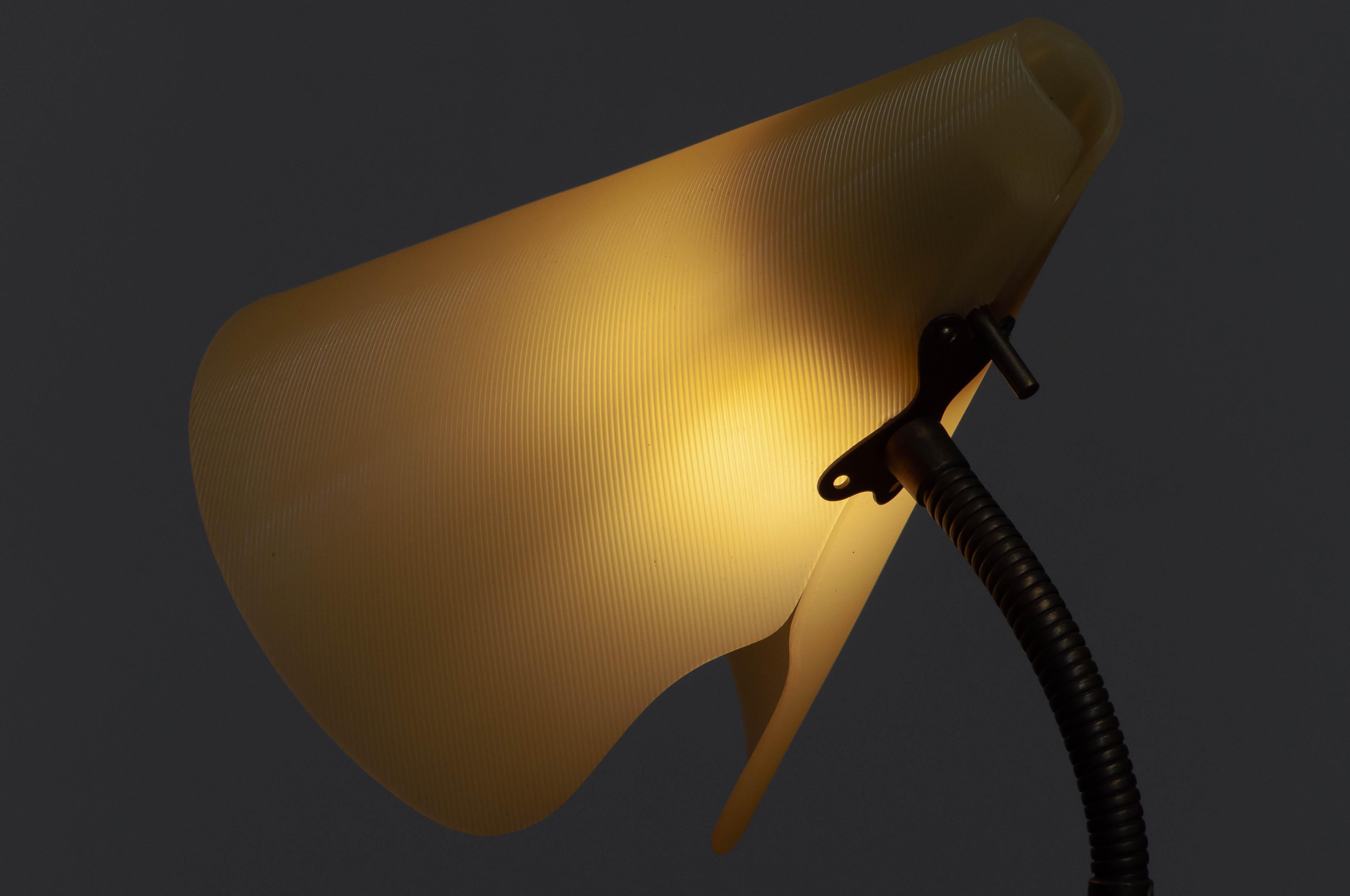 1940 SlimFloor Lamp By Nordisk Solar, Danemark en vente 4