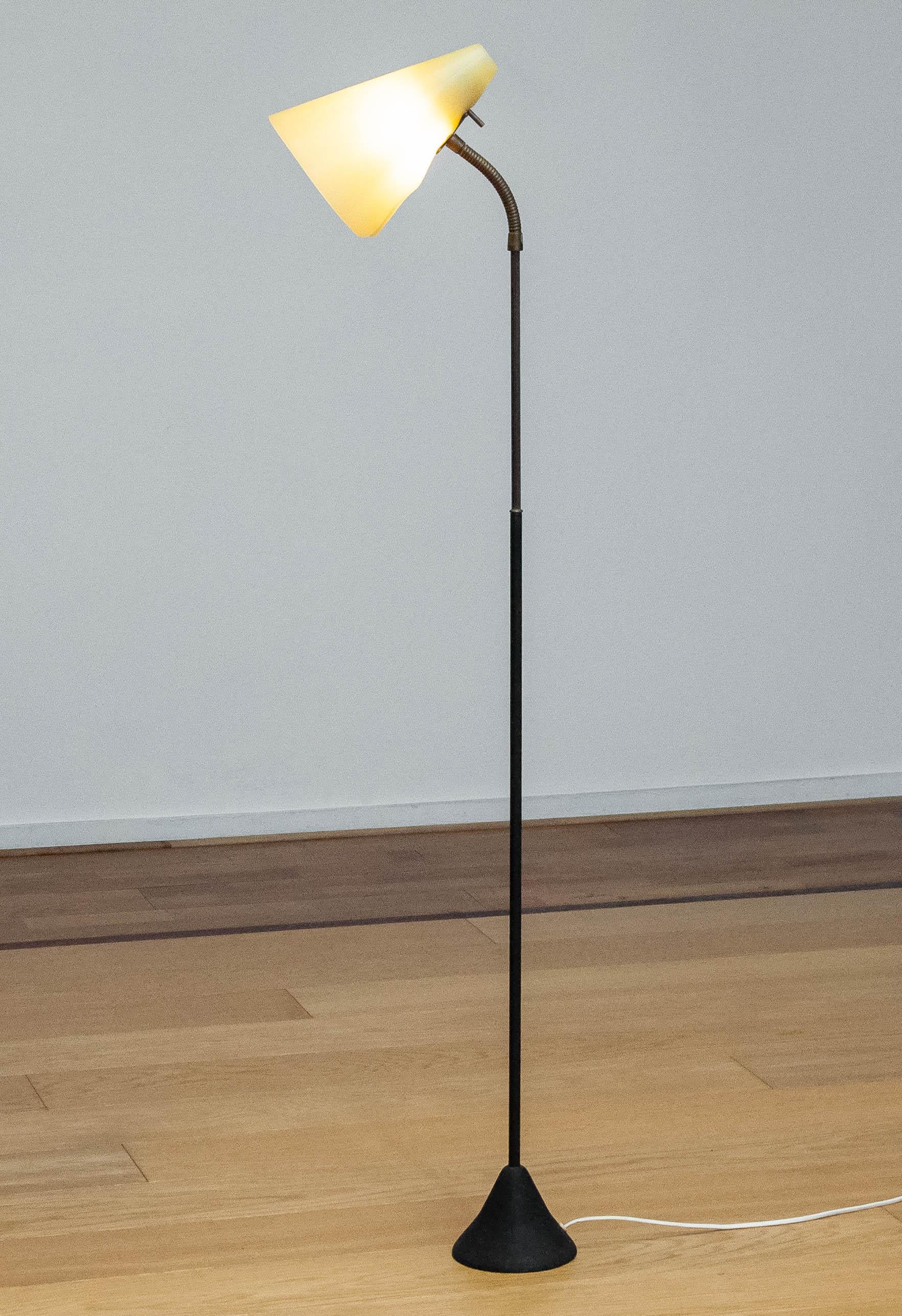 Mid-Century Modern 1940 SlimFloor Lamp By Nordisk Solar, Danemark en vente
