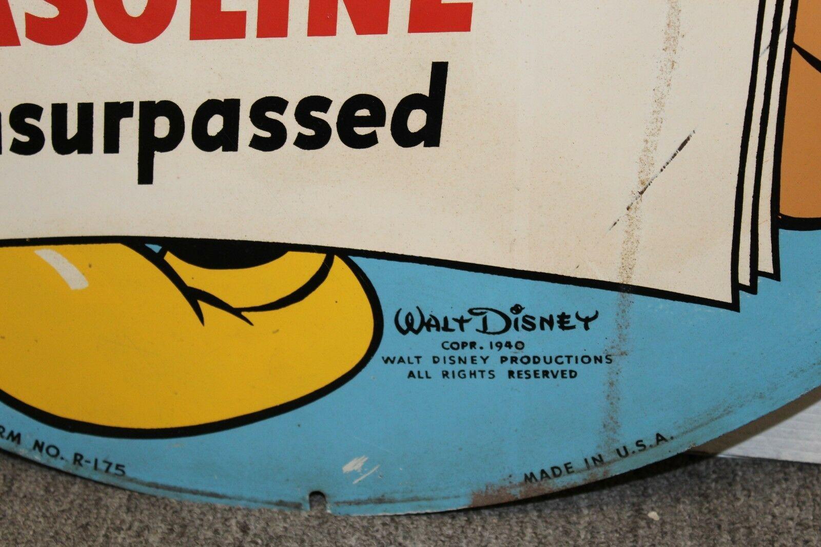 1940 Standard Gasoline Advertising with Disney's Mickey Mouse In Good Condition For Sale In Orange, CA