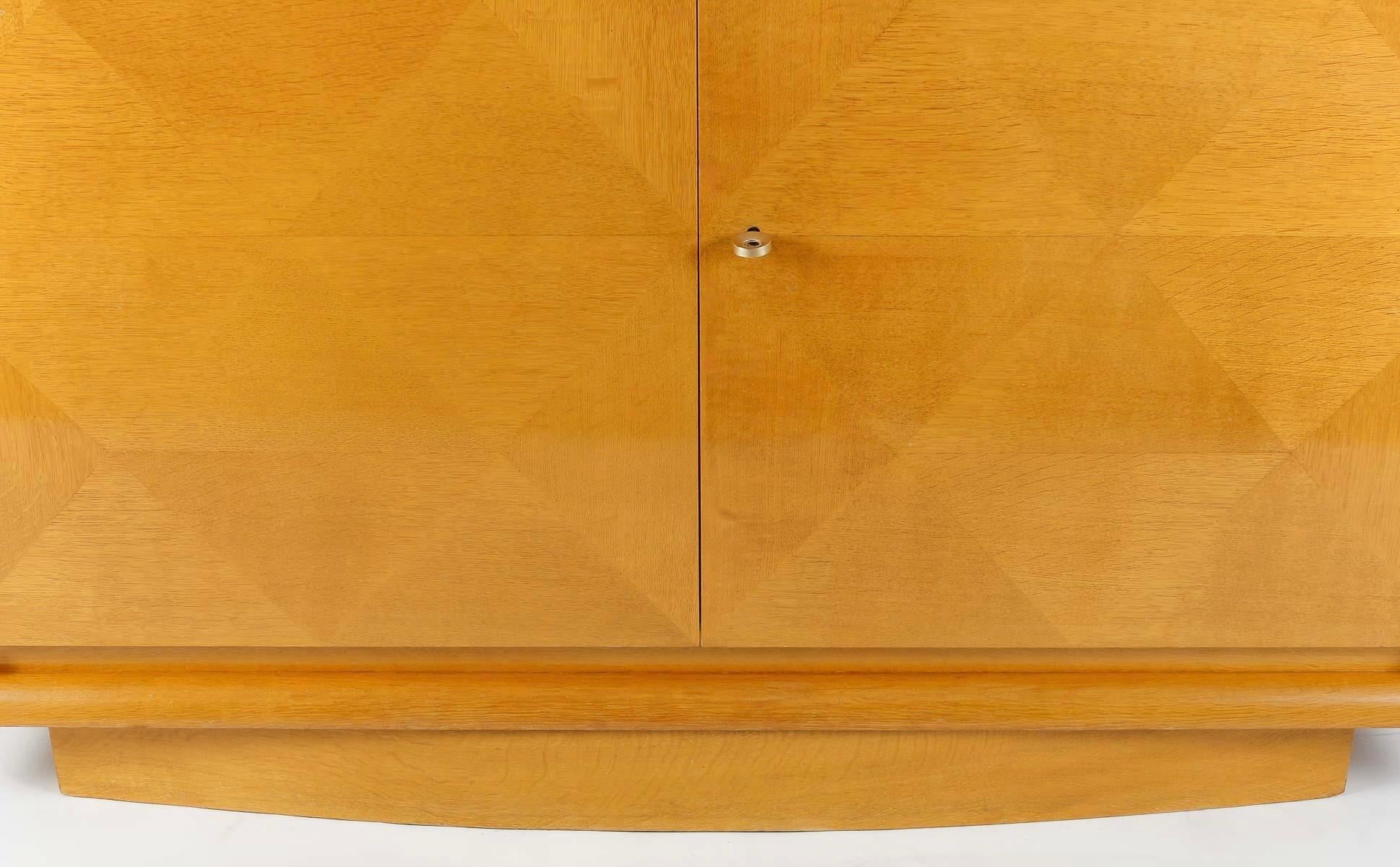 1940 Storage unit by Maxime Old in light oak marquetry. In Good Condition In Saint-Ouen, FR
