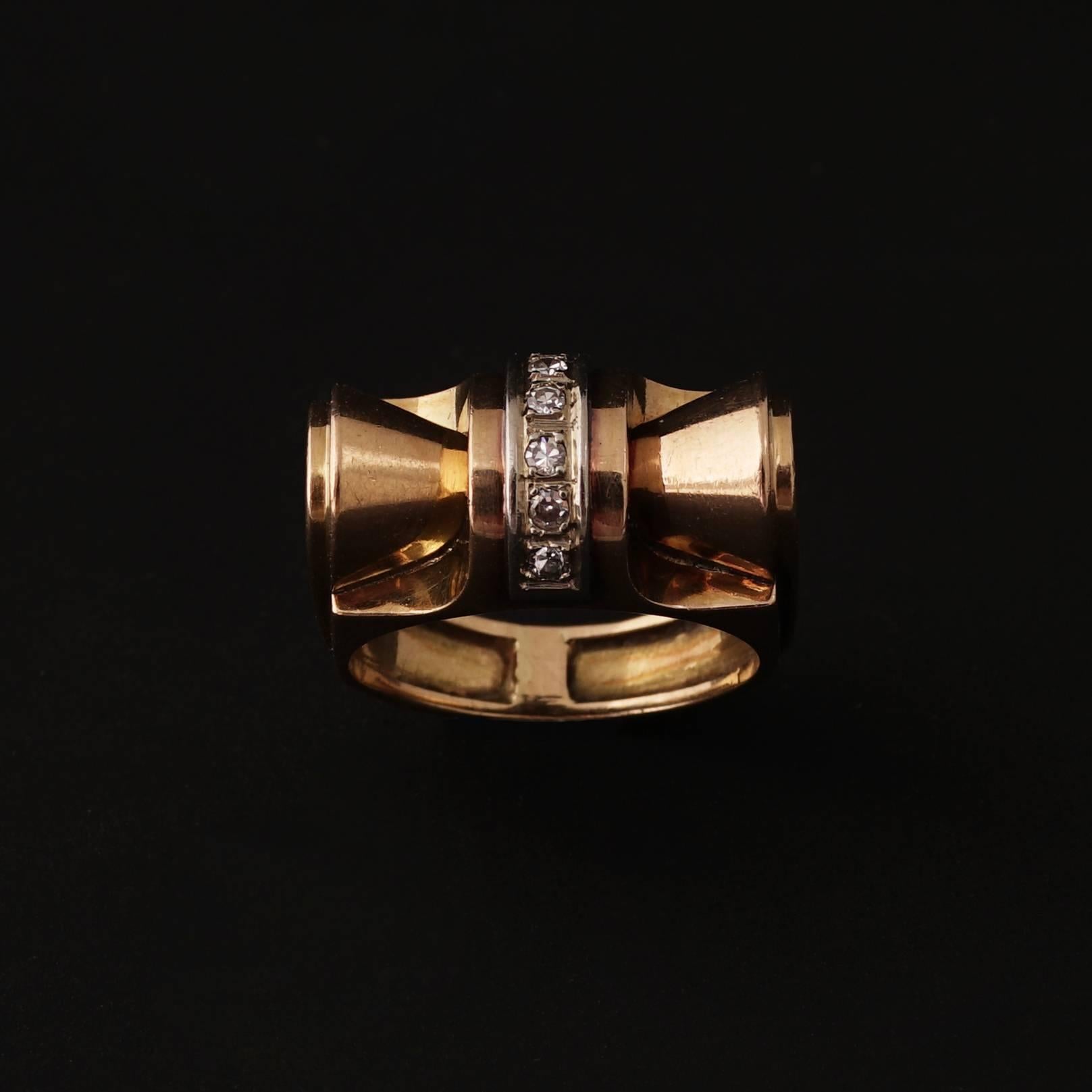 Beautiful Retro Tank Ring, Circa 1940
18K Gold (Marked), Platinum (950°/°°) bridge with 8/8 Round-cut Diamonds
The smooth shape of the piece was due to a precise cut work of the gold. 
The Ring wears a nice patina, with light alteration of gold and