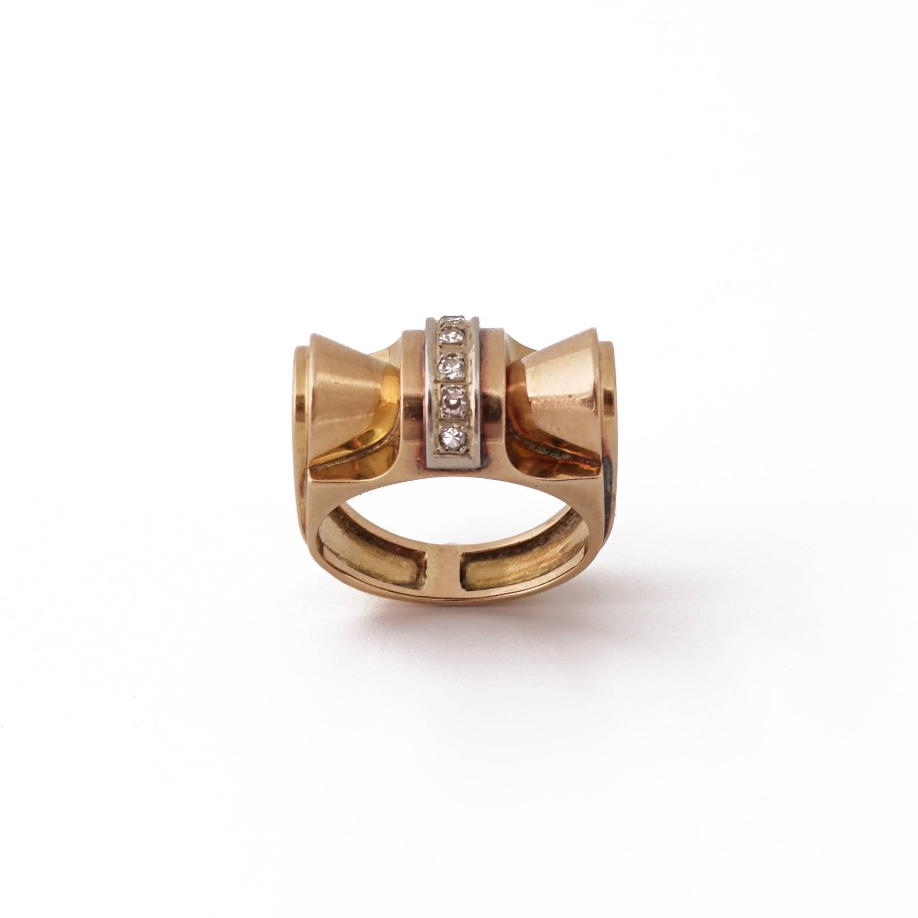 1940, Retro Gold Platinum and Round-Cut Diamonds Tank Ring In Good Condition In Paris, FR