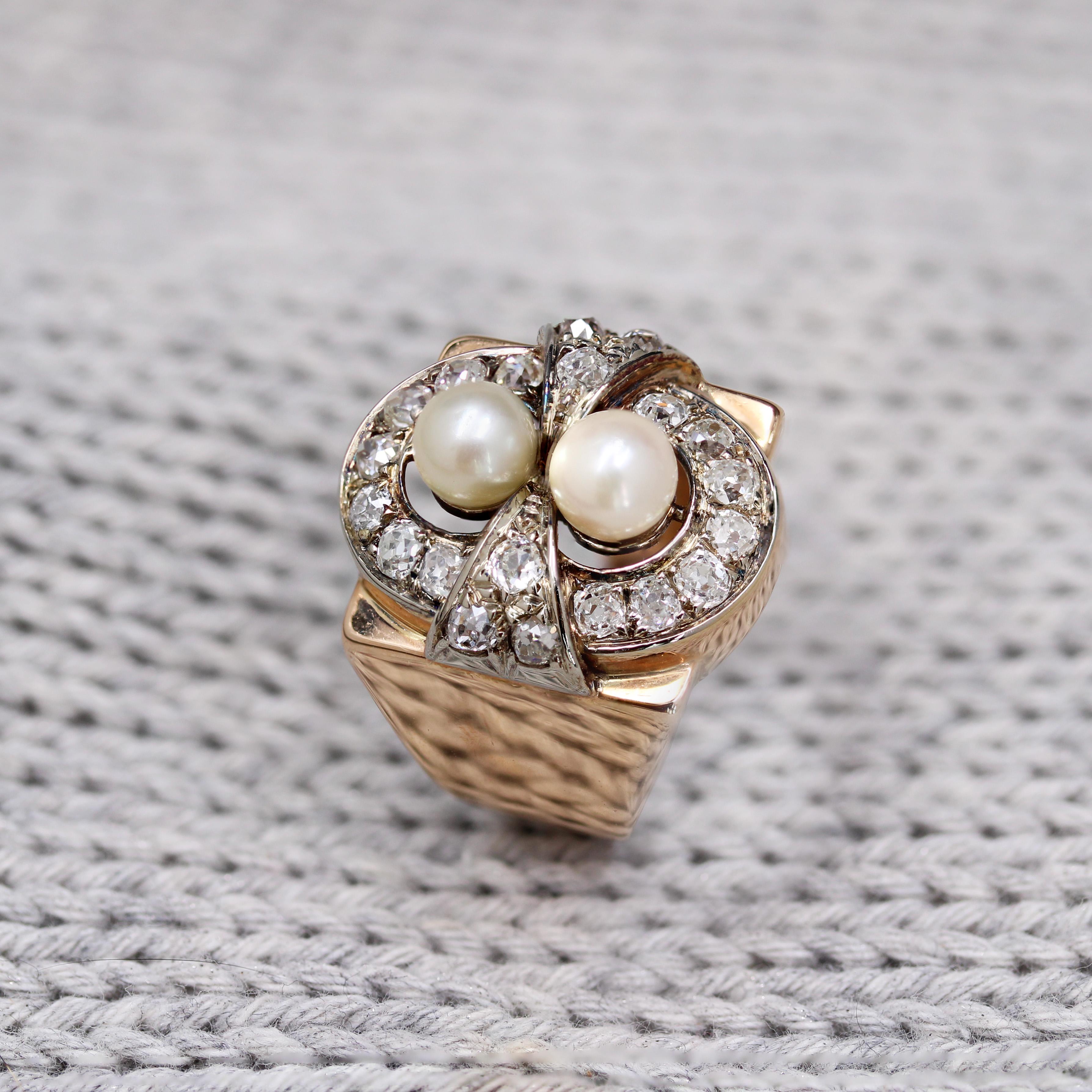 1940s 1, 40 Carat Diamonds Cultured Pearls 18 Karat Rose Gold Ring For Sale 1