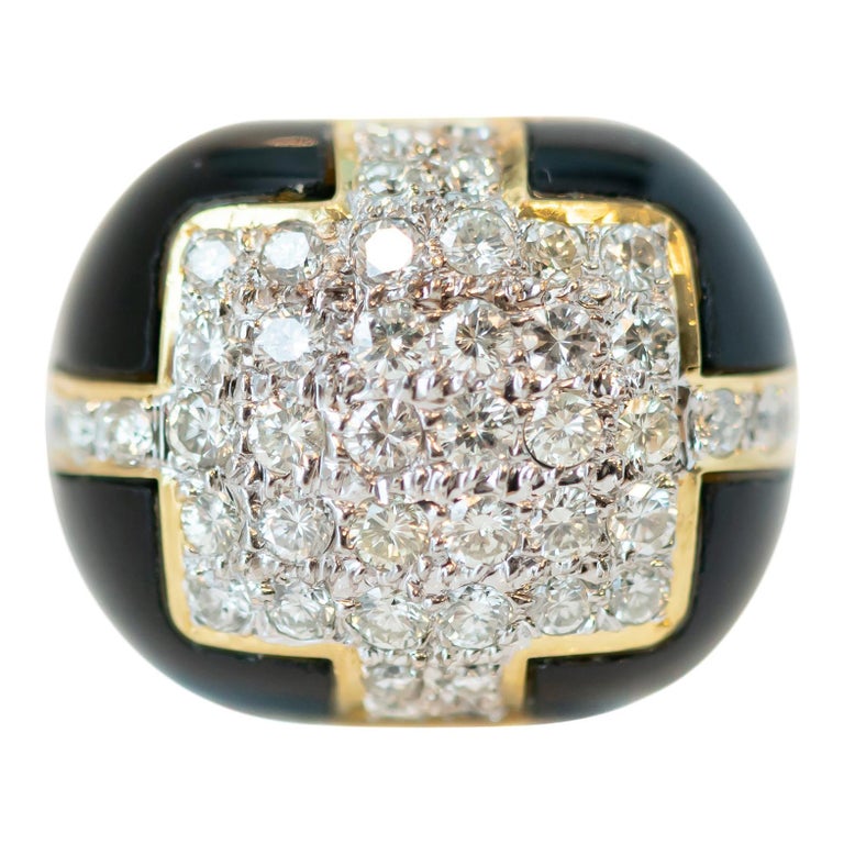 1.0 Carat Total Diamond and Onyx 18 Karat Gold Cocktail Ring For Sale ...