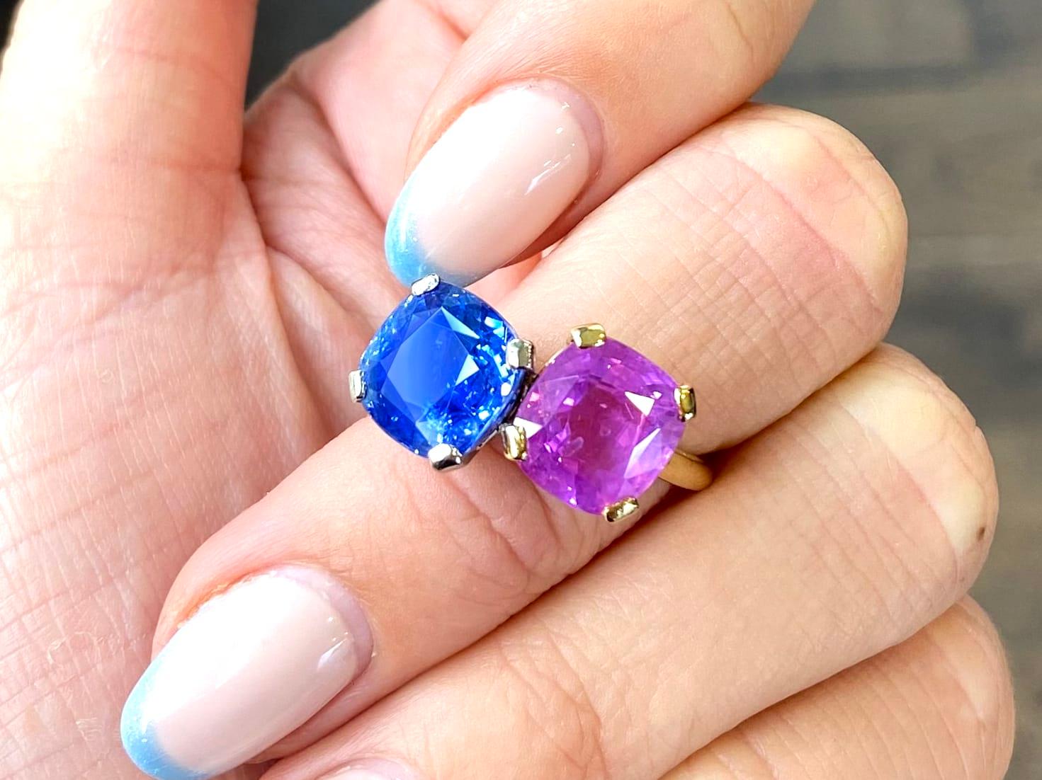 Ein atemberaubender Vintage 5 Karat rosa Saphir und 5,5 Karat blauer Saphir, 18 Karat  Kleiderring aus Gelbgold und Platin; Teil unserer vielfältigen Vintage-Schmuckkollektionen

Dieser atemberaubende, feine und beeindruckende Ring mit einem blauen