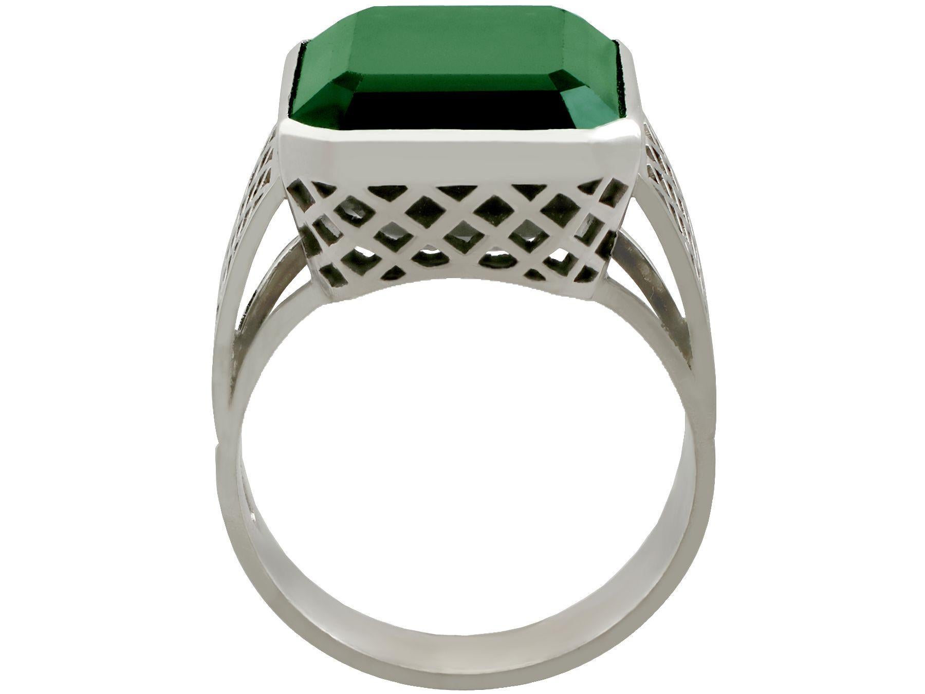 Women's or Men's 1940s 10.94 Carat Tourmaline and White Gold Cocktail Ring