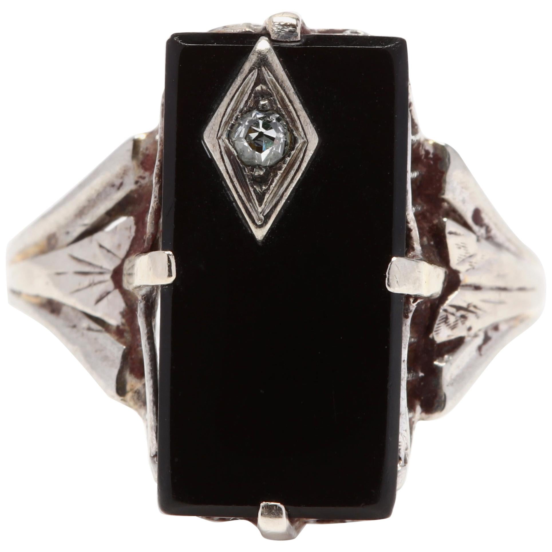 1940s 10 Karat White Gold Diamond and Black Onyx Rectangle Ring