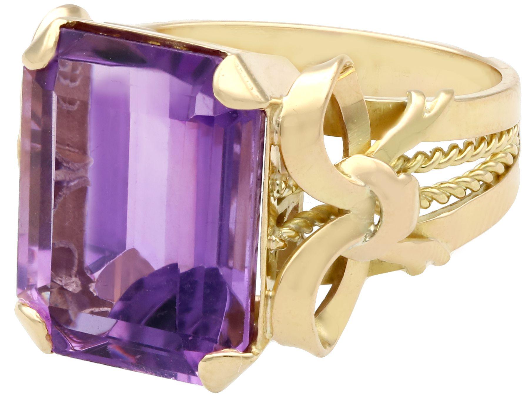 1940s, 11.34 Carat Emerald Cut Amethyst Yellow Gold Cocktail Ring In Excellent Condition In Jesmond, Newcastle Upon Tyne