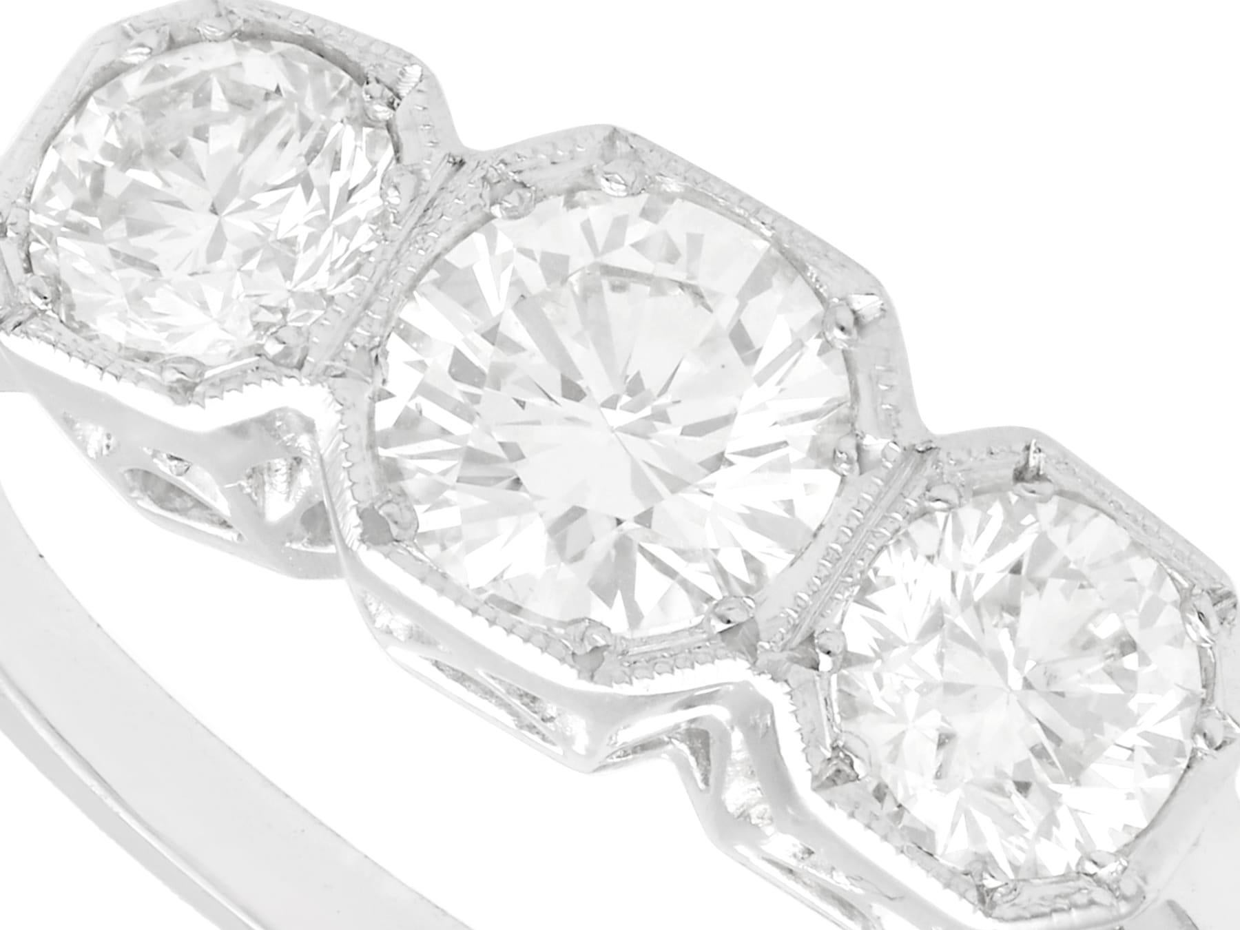 1940er Jahre 1,49 Karat Diamant und Platin Trilogie-Ring (Rundschliff)