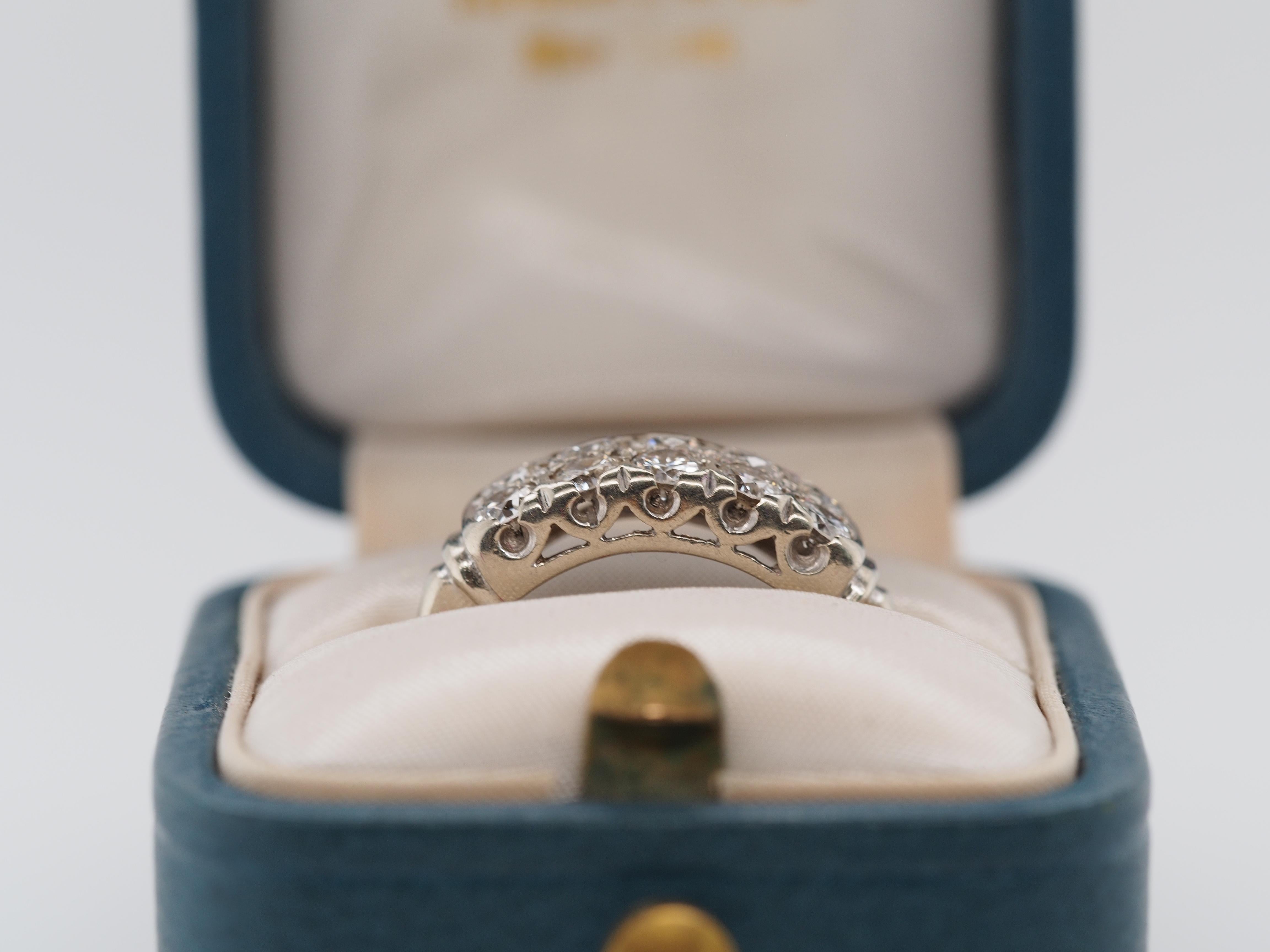 1940er Jahre 14 Karat Weißgold Ehering mit zwei Reihen Diamanten 2