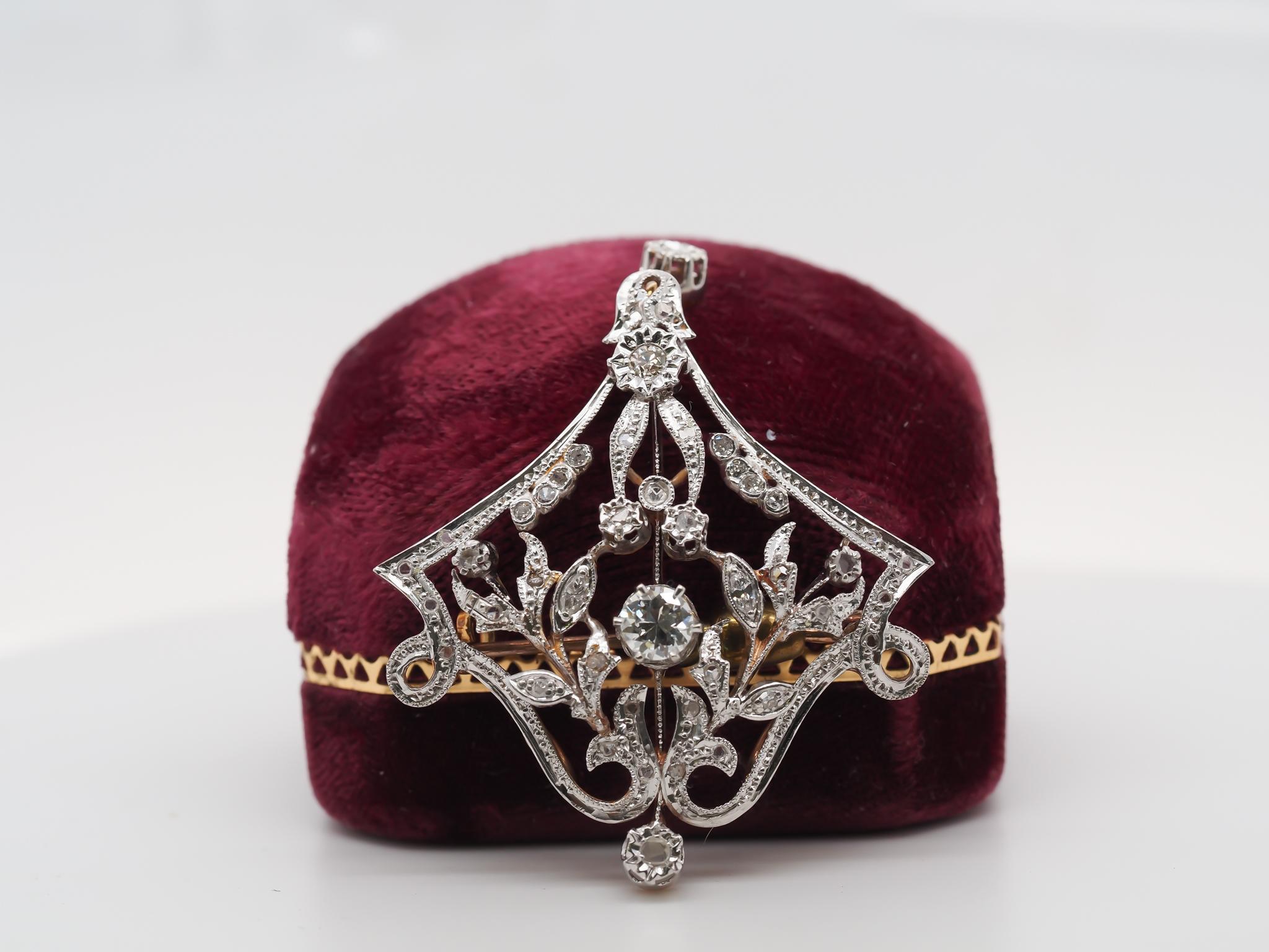 Year: 1940s
Item Details:
Metal Type: 14K Yellow and White Gold [Hallmarked, and Tested]
Weight: 8.80 grams
Diamond Details: 1.00ct total weight, Rose Cut and Old European Cut diamonds, G-H Color, VS/SI Clarity
Measurement:
Top to bottom - 1.50 inch