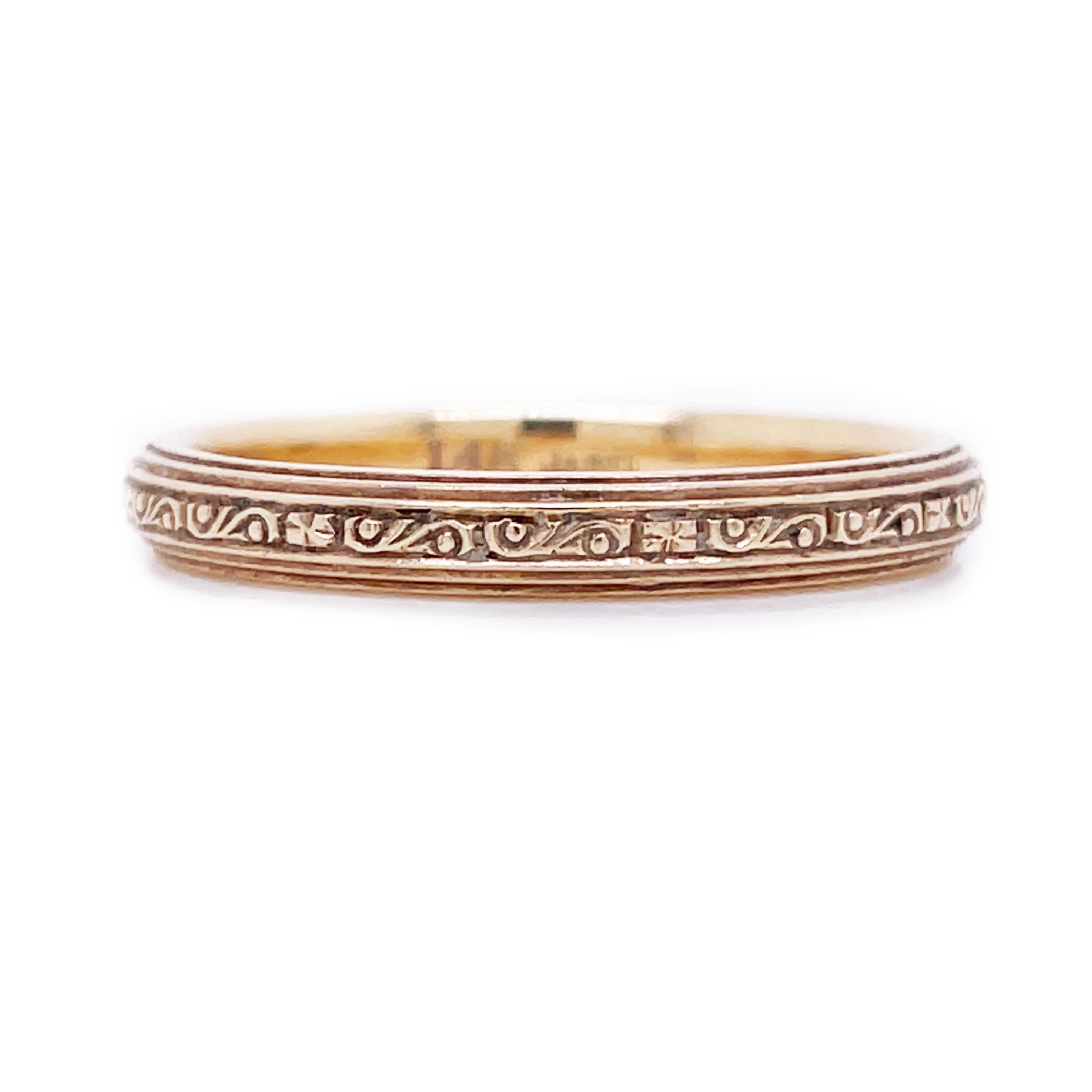 1940s, 14K Yellow Gold Engraved Band For Sale 1