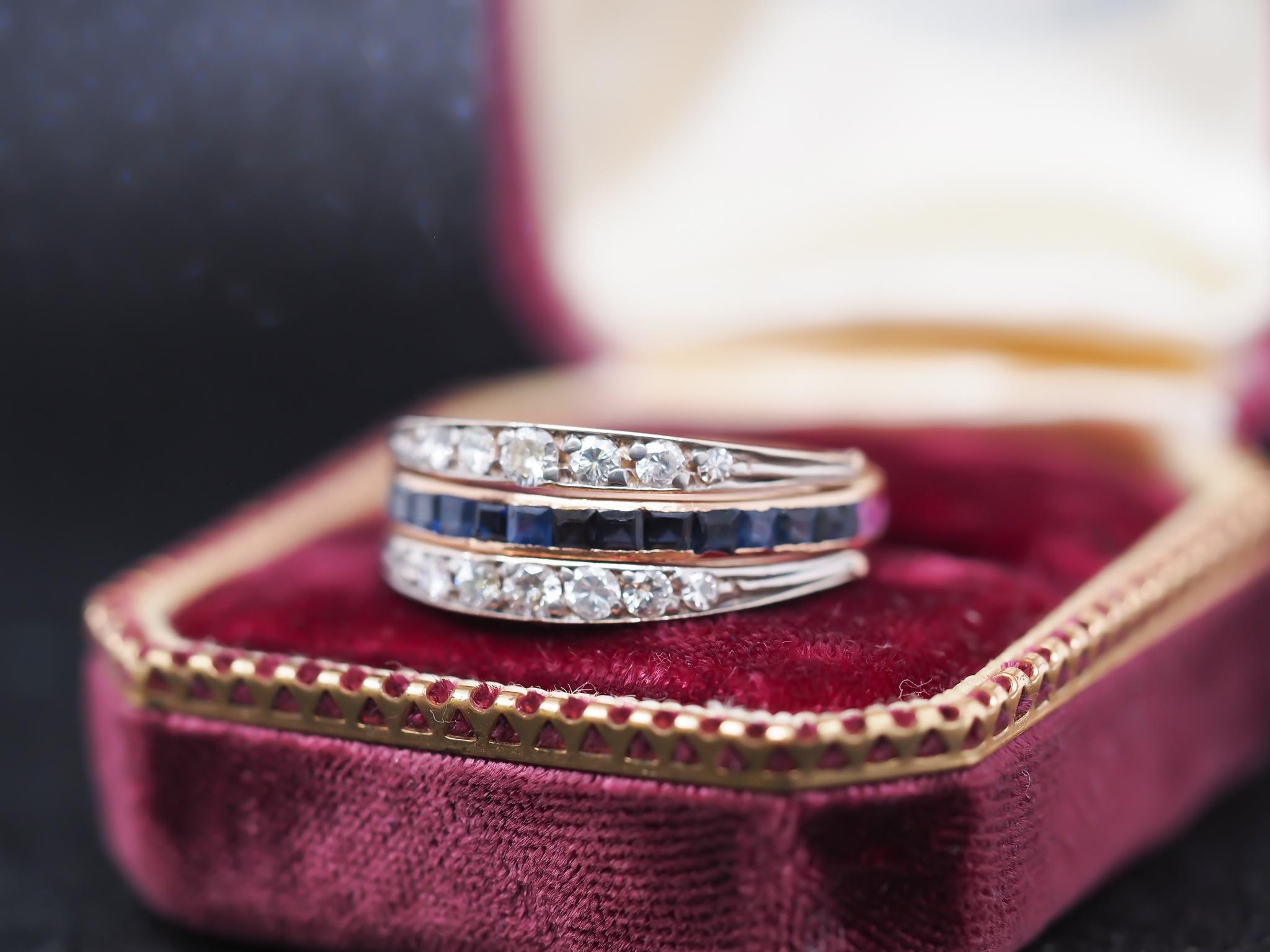 1940s 14K Yellow Gold Ruby, Sapphire and Diamond Flip Ring In Good Condition For Sale In Hicksville, NY