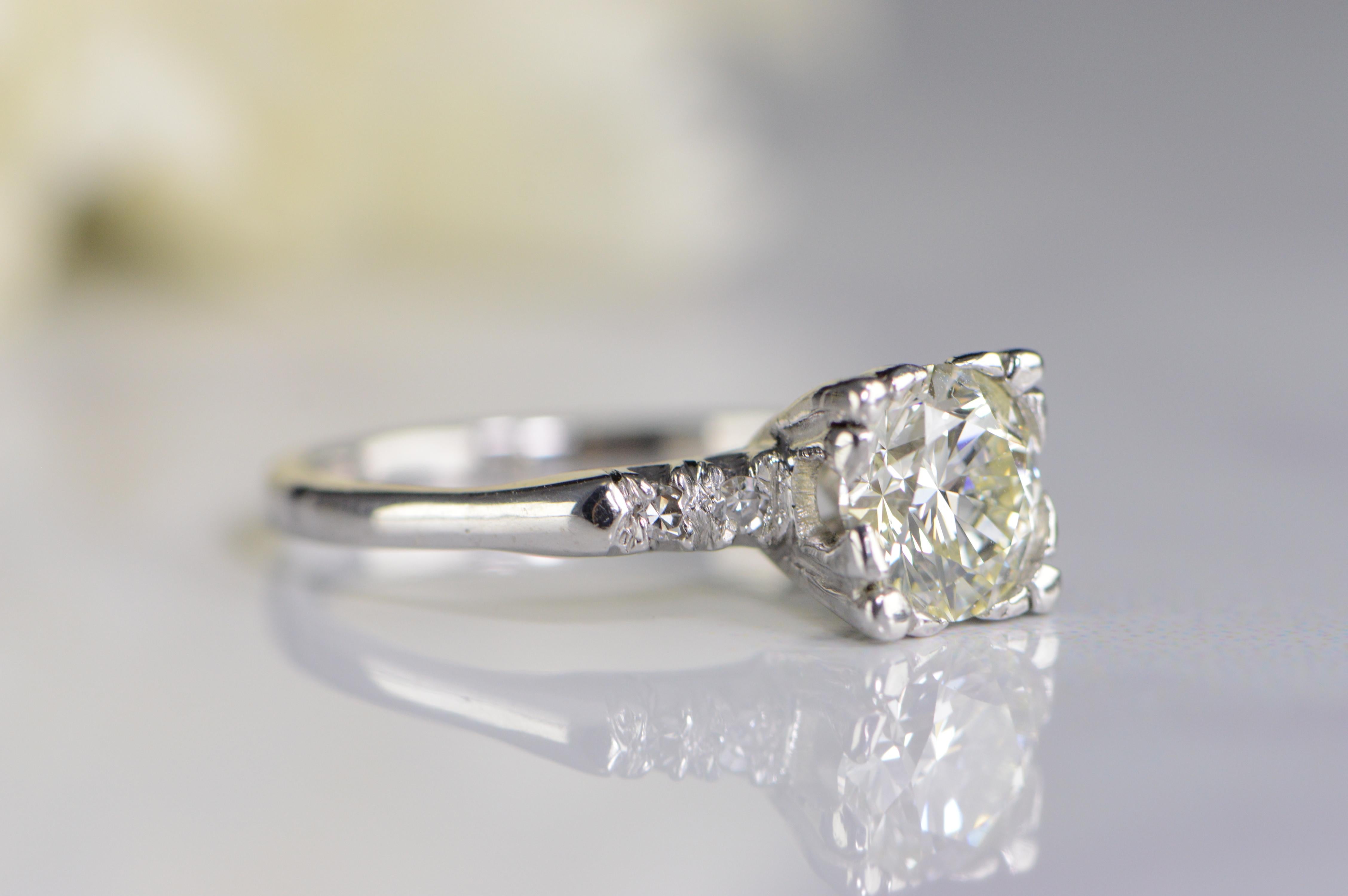 Retro 1940s 1.58 Carat Platinum Diamond Engagement Ring For Sale