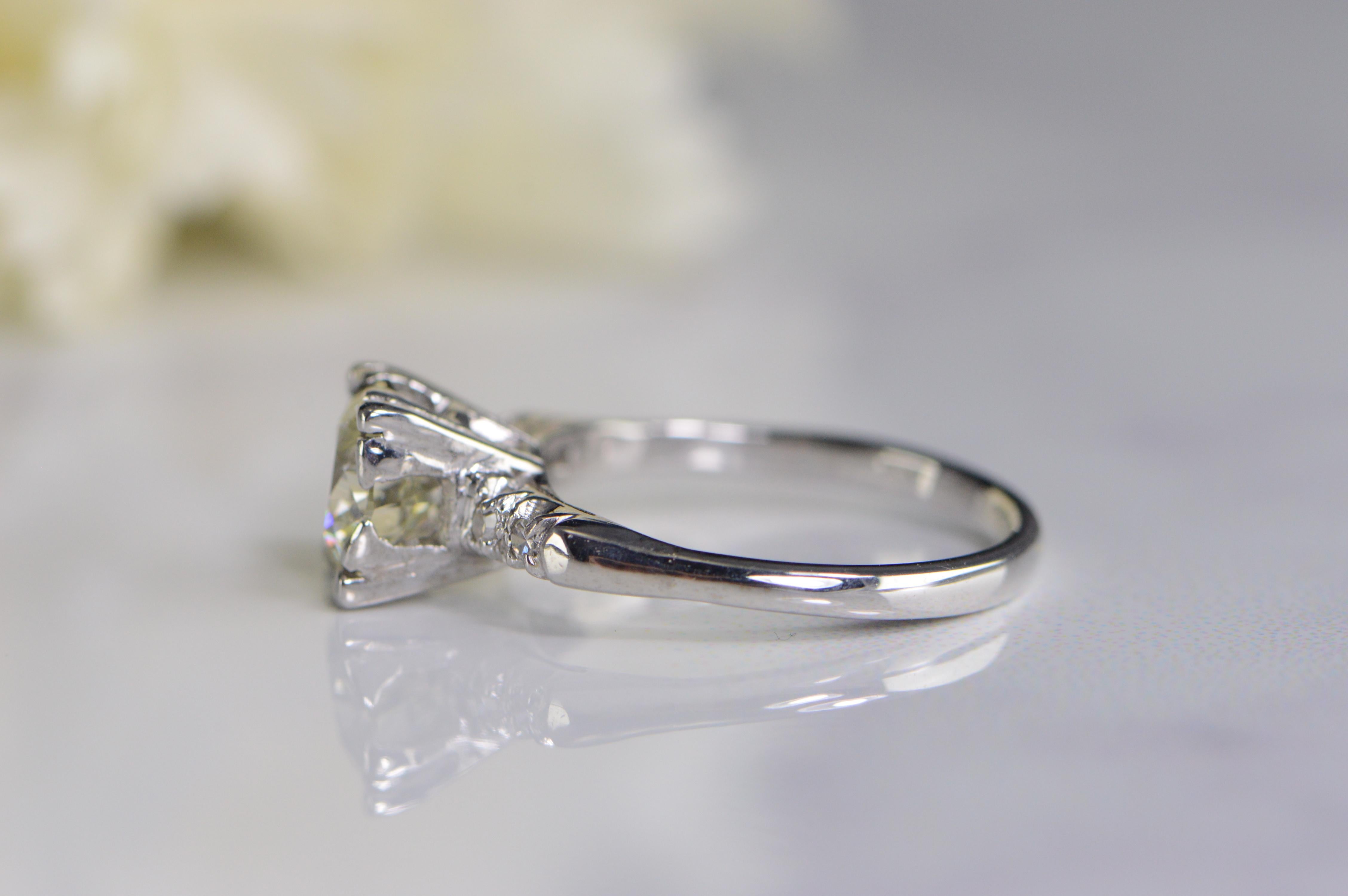 1940s 1.58 Carat Platinum Diamond Engagement Ring In Excellent Condition For Sale In Frederick, MD