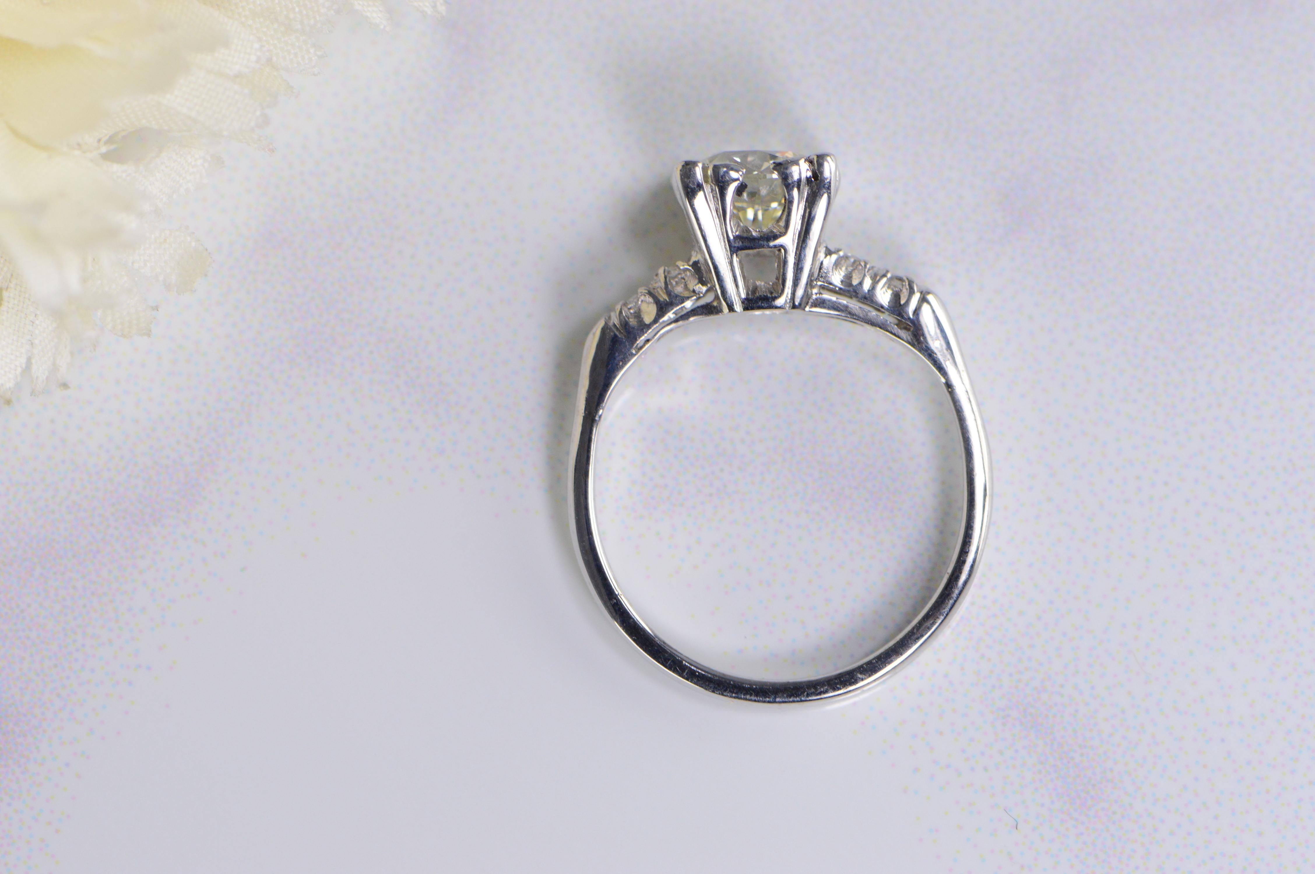 Women's 1940s 1.58 Carat Platinum Diamond Engagement Ring For Sale